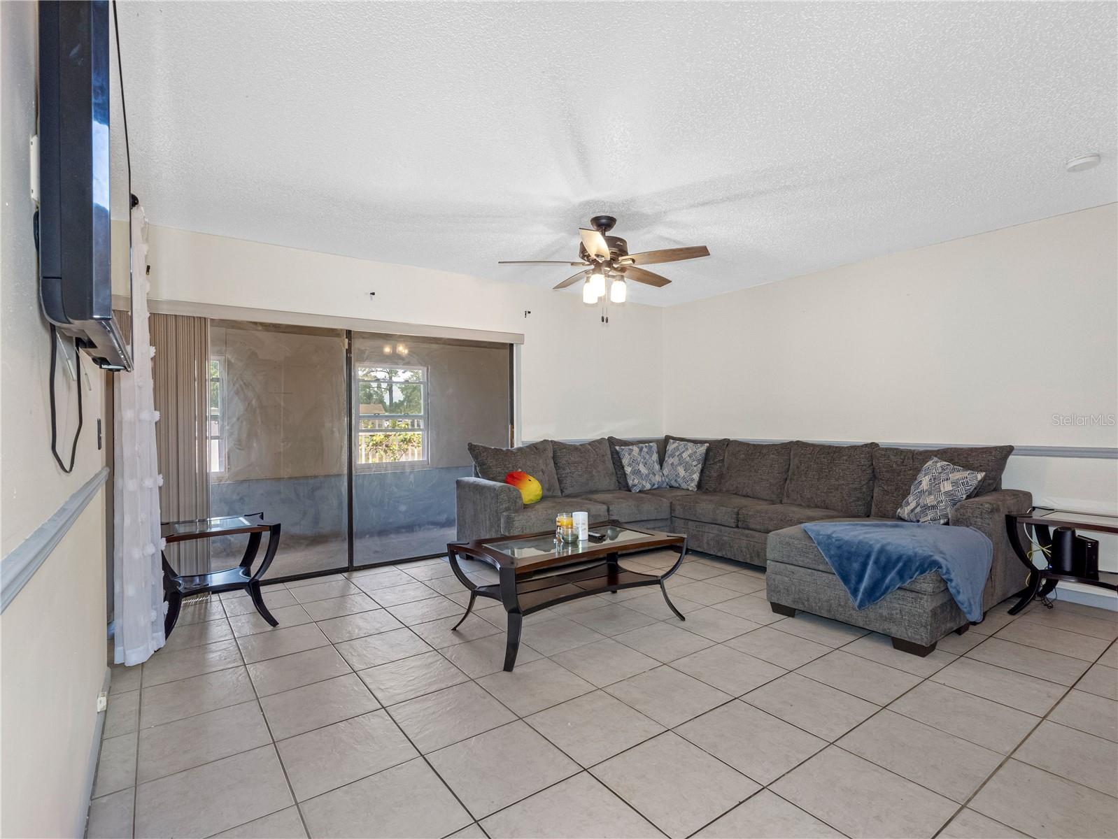 Image 3 of 50 For 4813 Glenaire Court