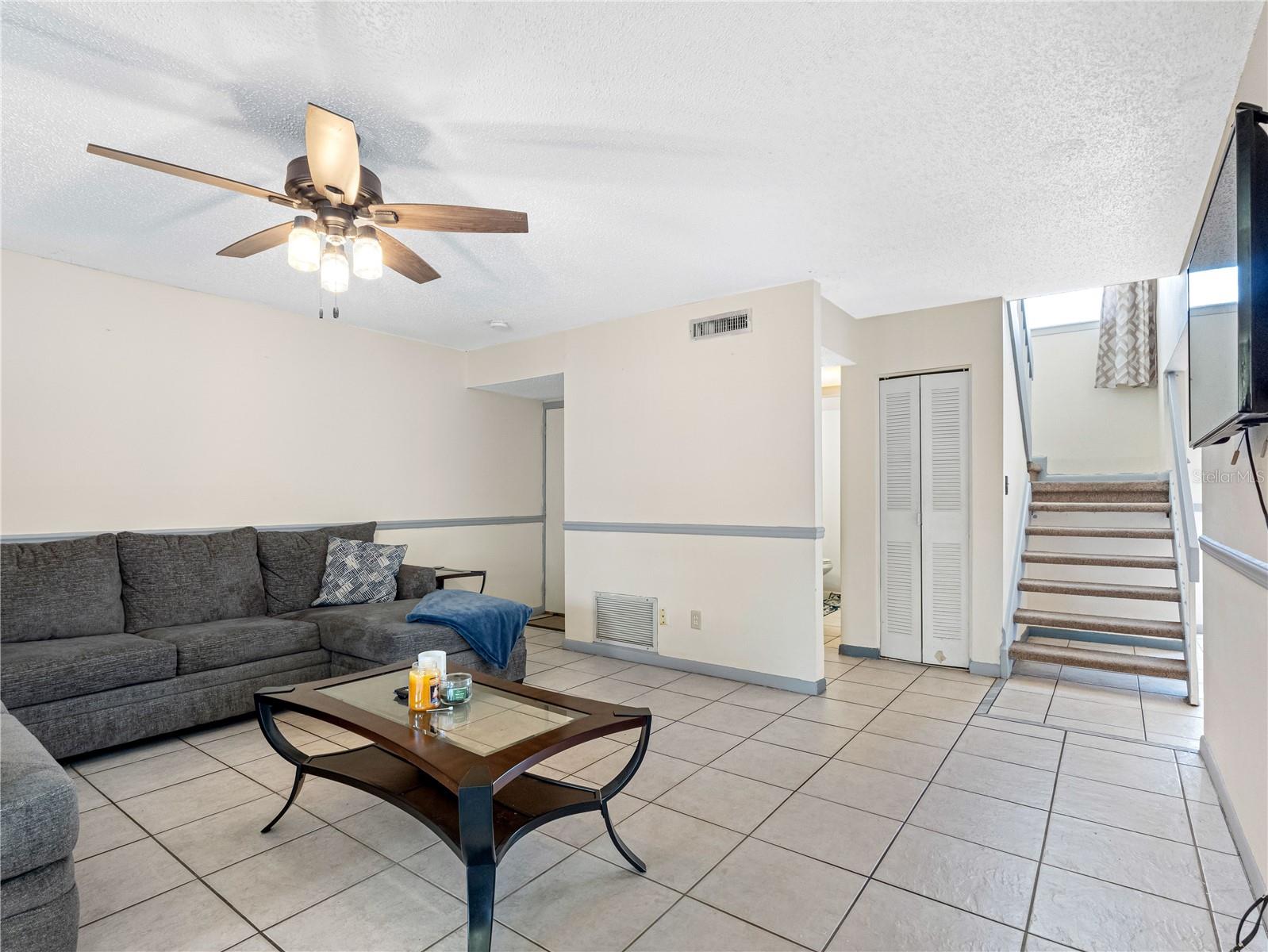 Image 6 of 50 For 4813 Glenaire Court