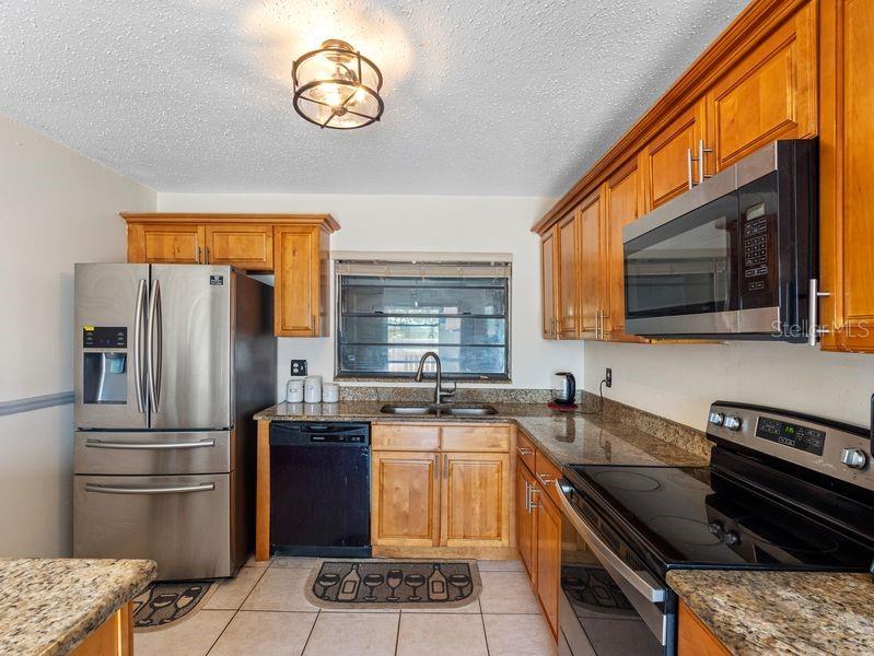 Image 7 of 50 For 4813 Glenaire Court