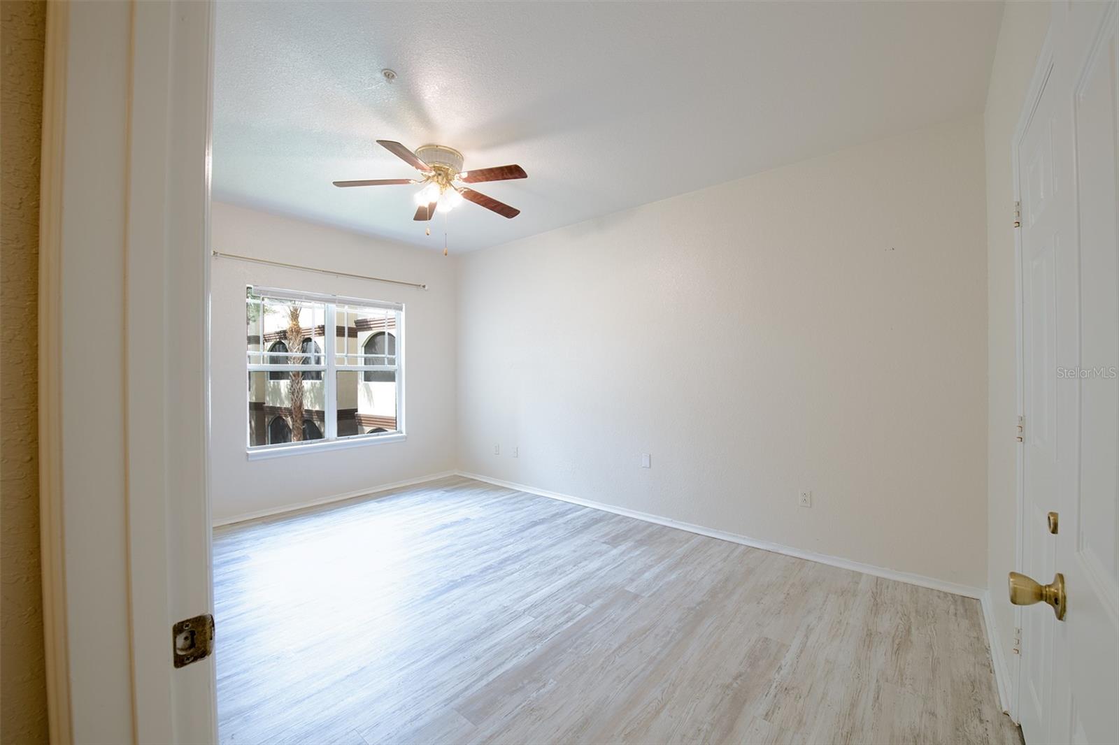 Image 16 of 25 For 16431 Enclave Village Drive 16431