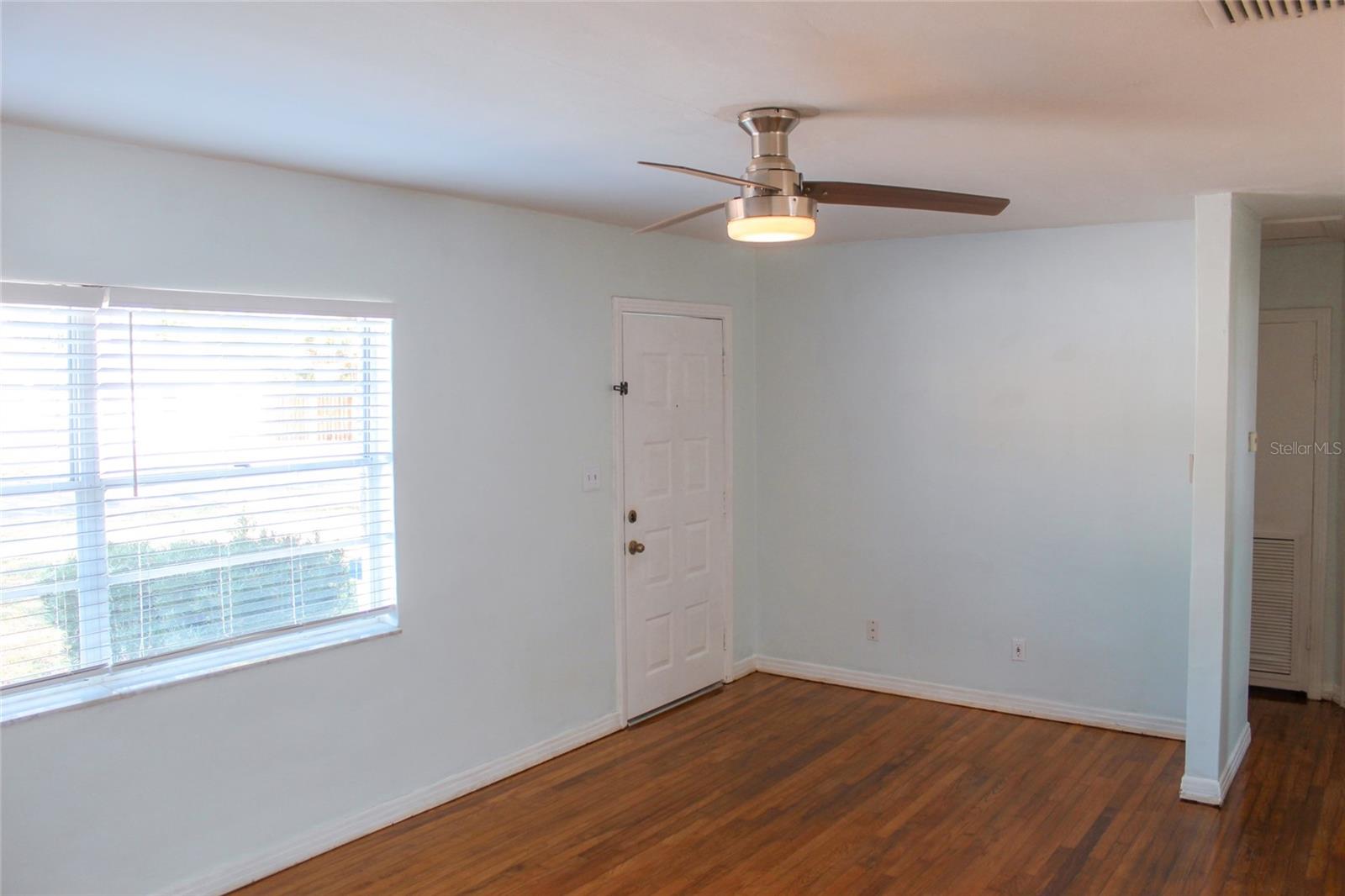 Image 2 of 7 For 2209 Lois Avenue