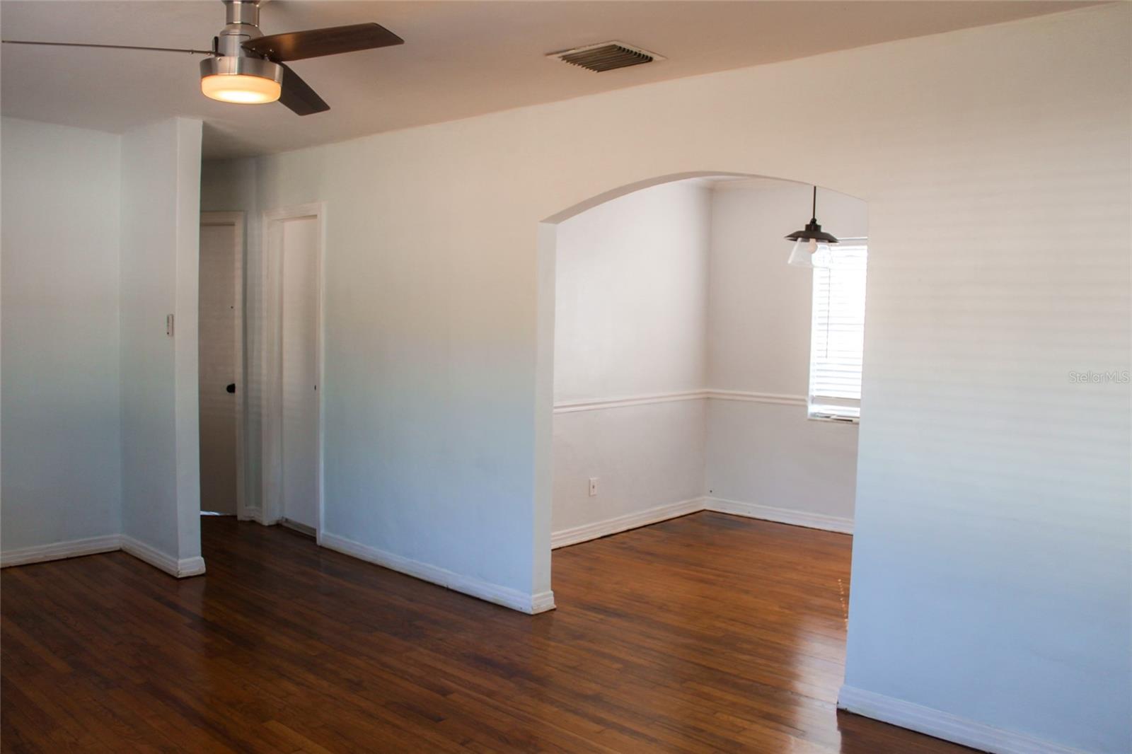 Image 3 of 7 For 2209 Lois Avenue