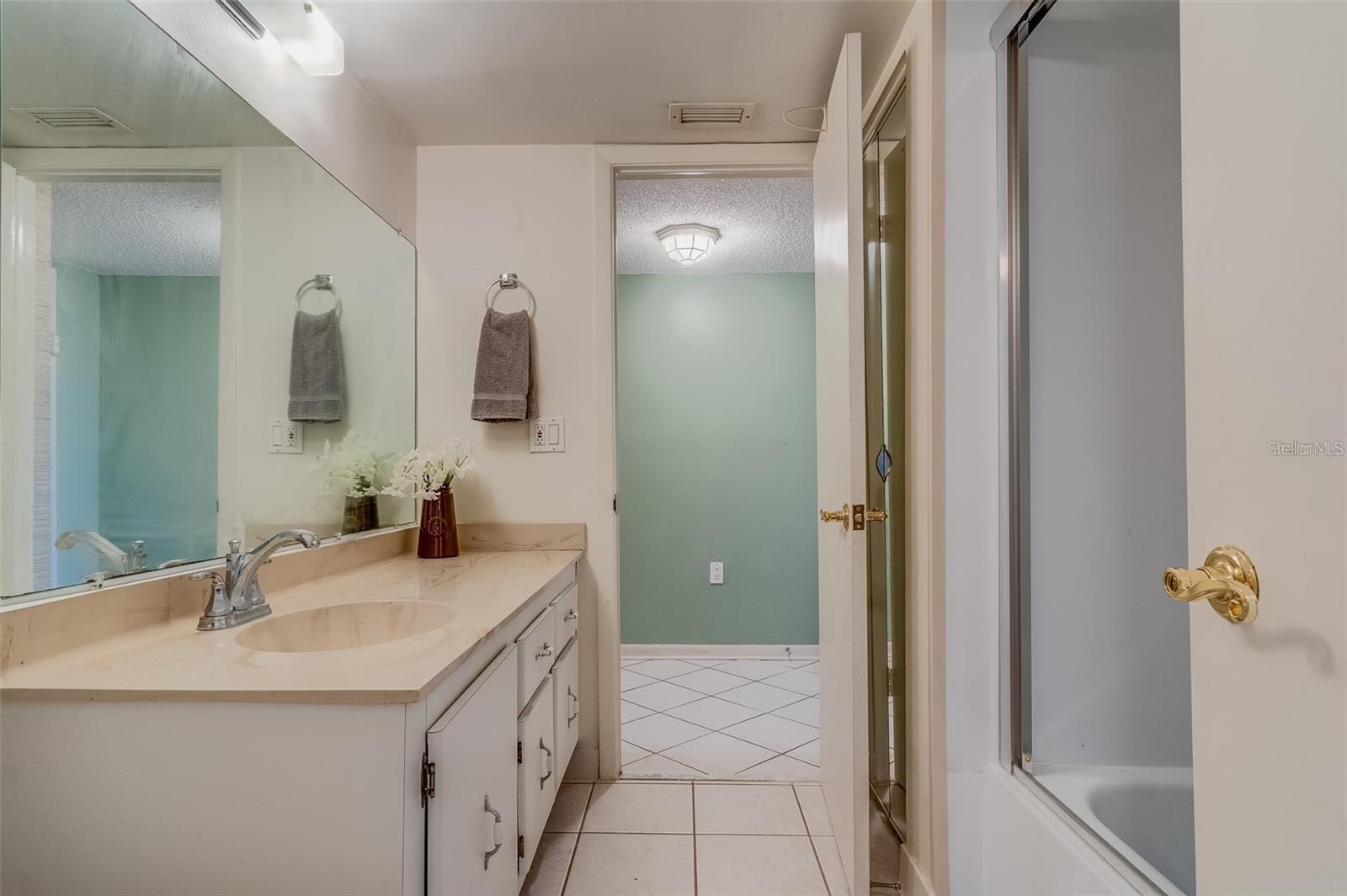 Image 22 of 38 For 4902 38th Way S 406
