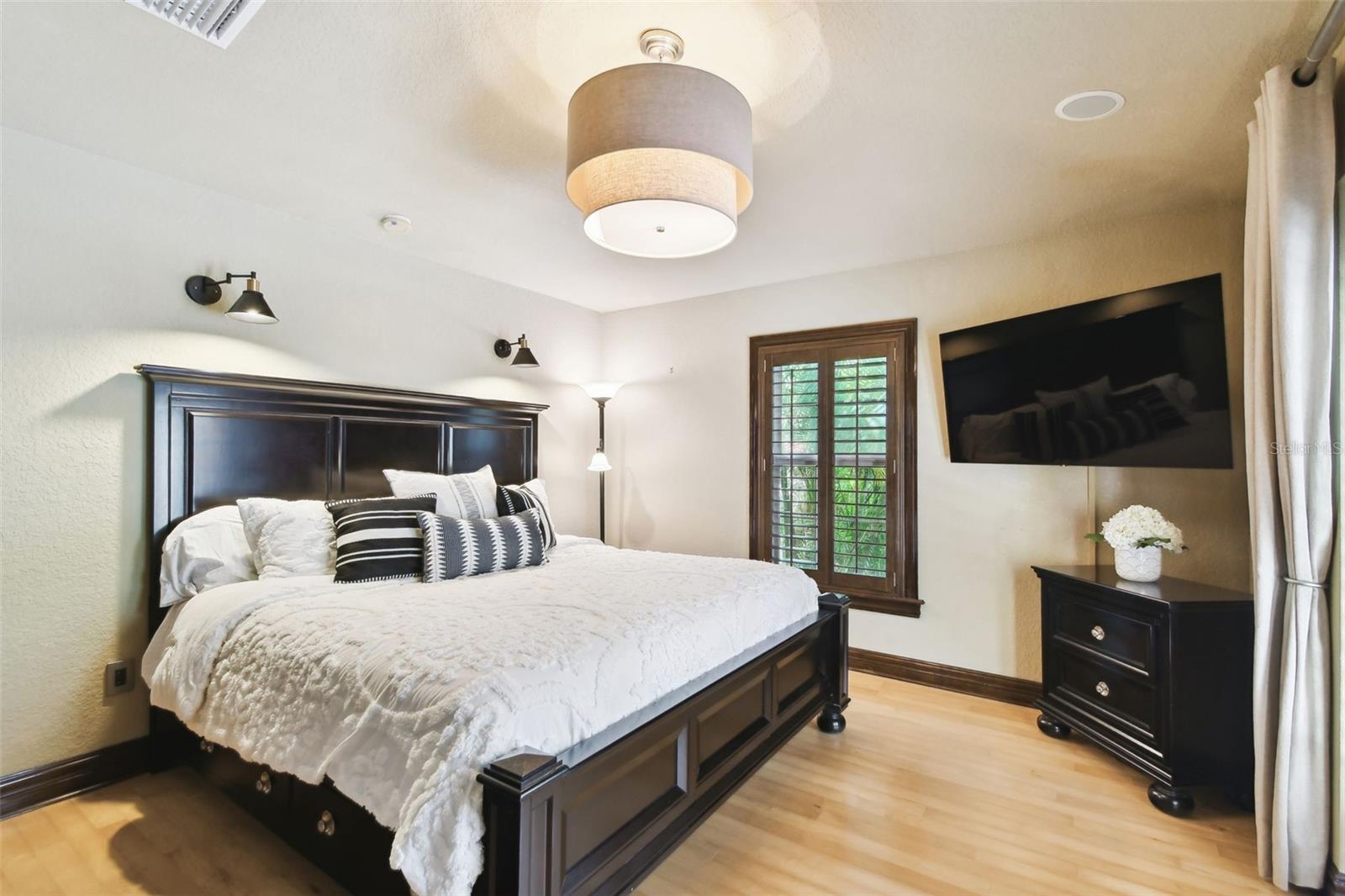 Image 38 of 84 For 6008 Interbay Boulevard