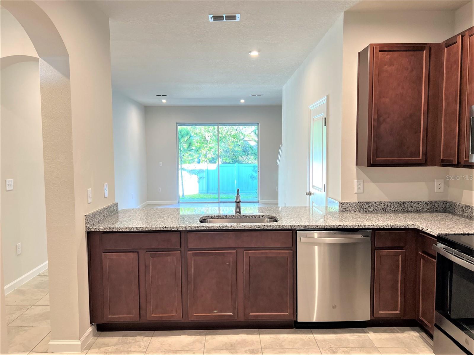 Image 4 of 25 For 2126 Laceflower Drive