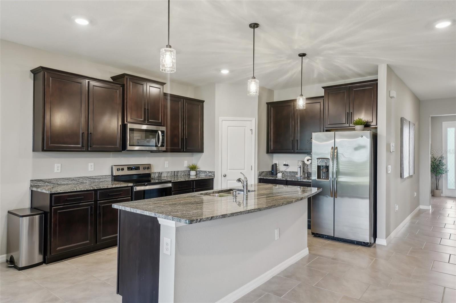 Image 12 of 45 For 5411 Thistle Field Court