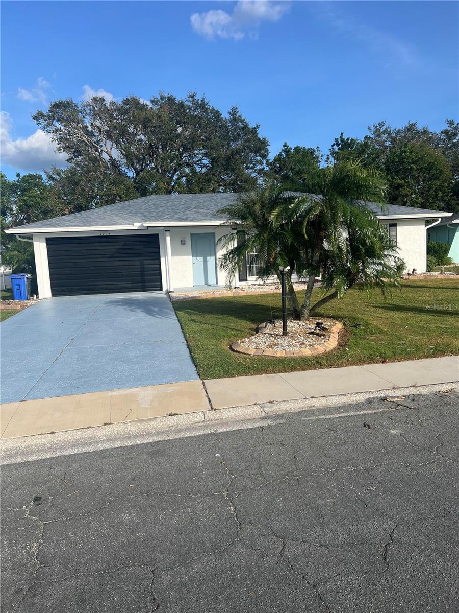 Listing Details for 1704 Coco Palm Circle, SUN CITY CENTER, FL 33573