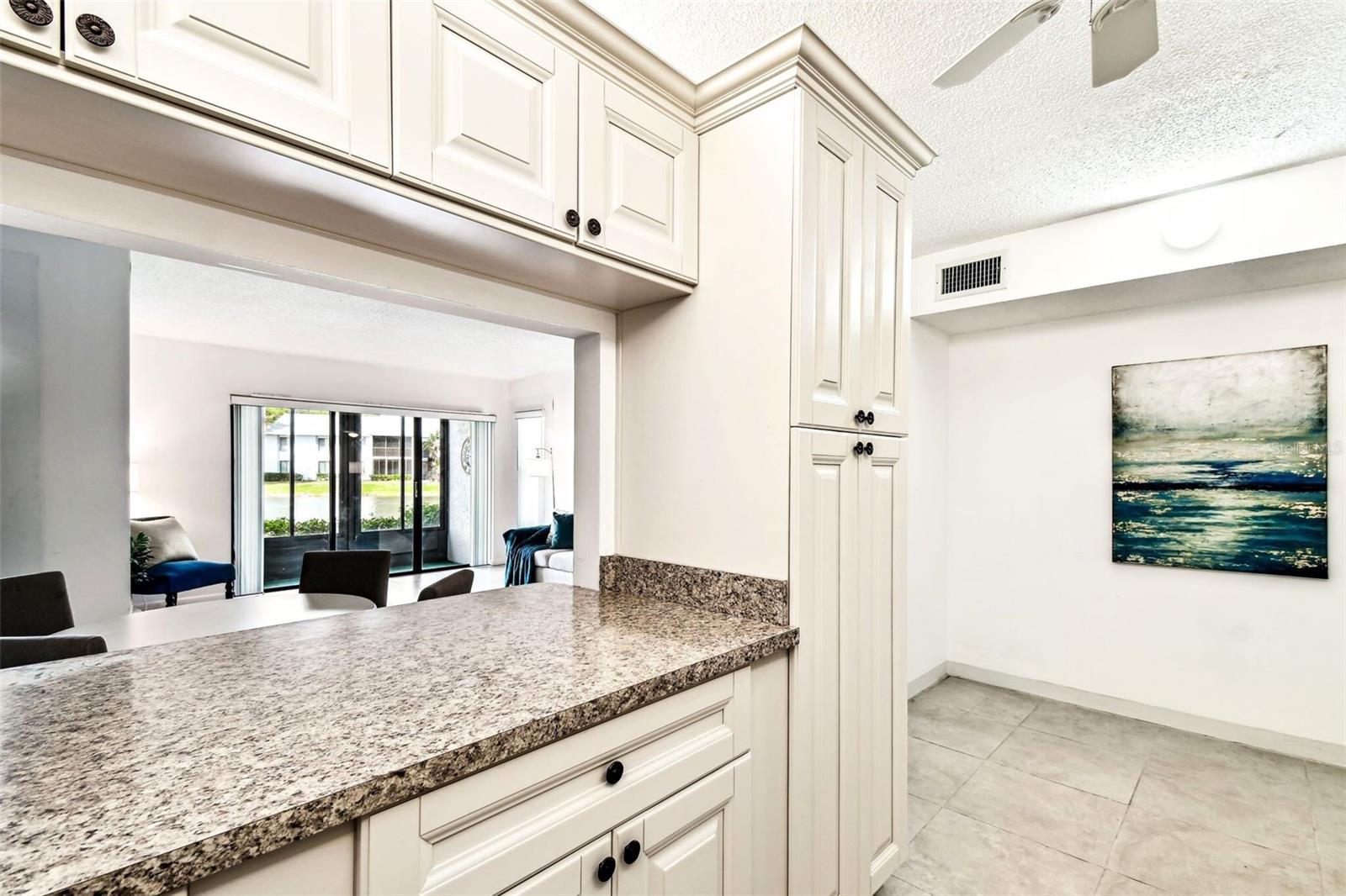 Listing photo id 9 for 1109 Pine Ridge Circle W C1