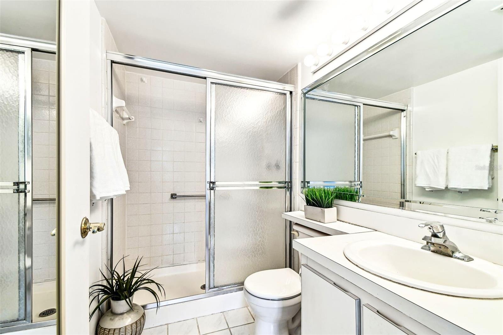 Listing photo id 16 for 1109 Pine Ridge Circle W C1