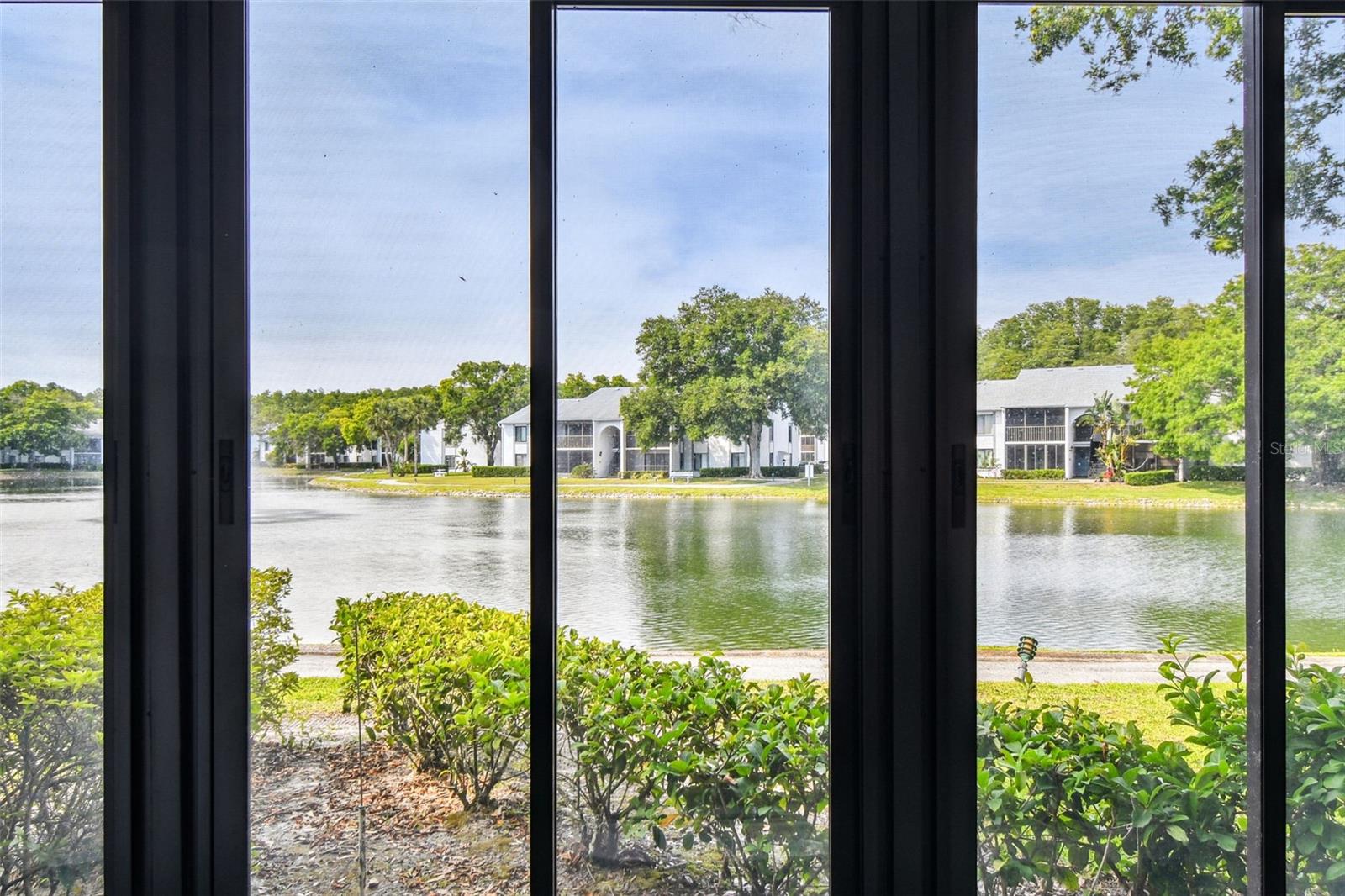 Listing photo id 0 for 1109 Pine Ridge Circle W C1