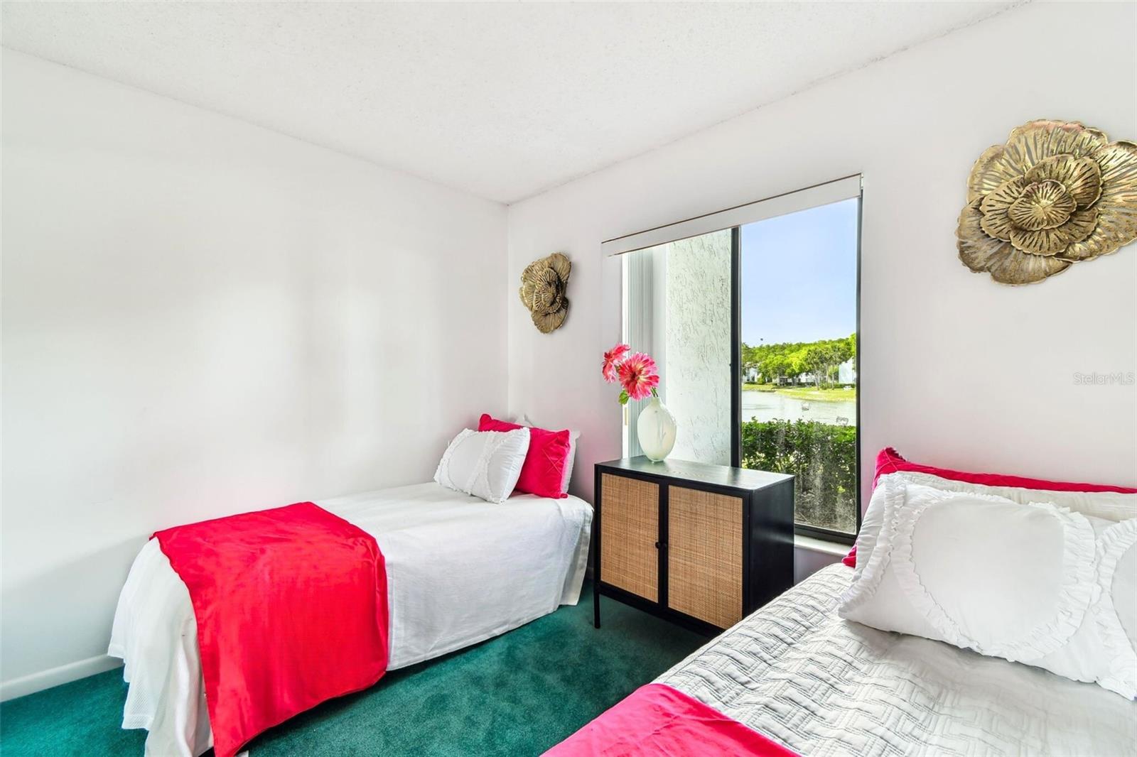 Listing photo id 19 for 1109 Pine Ridge Circle W C1