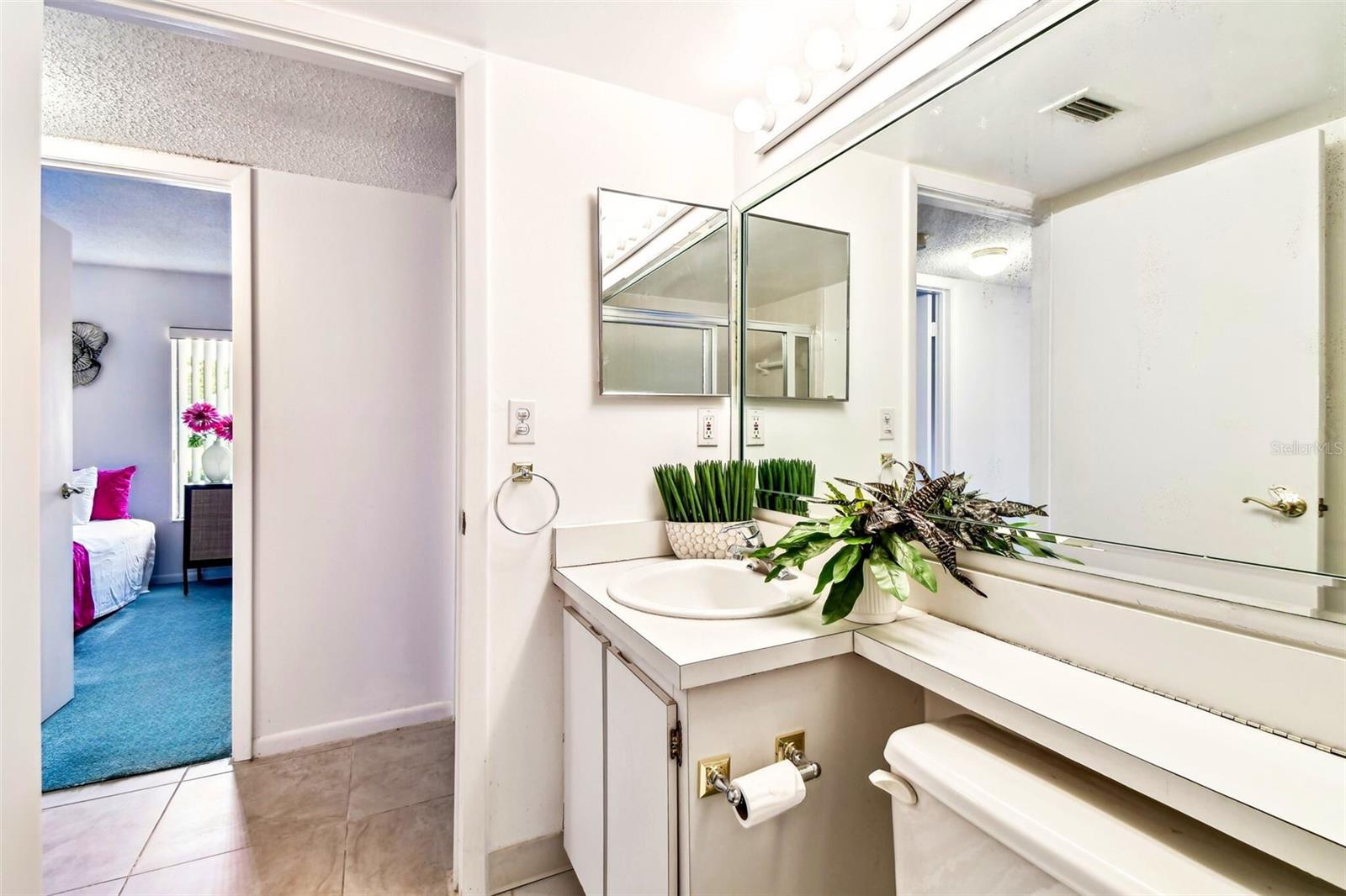 Listing photo id 22 for 1109 Pine Ridge Circle W C1