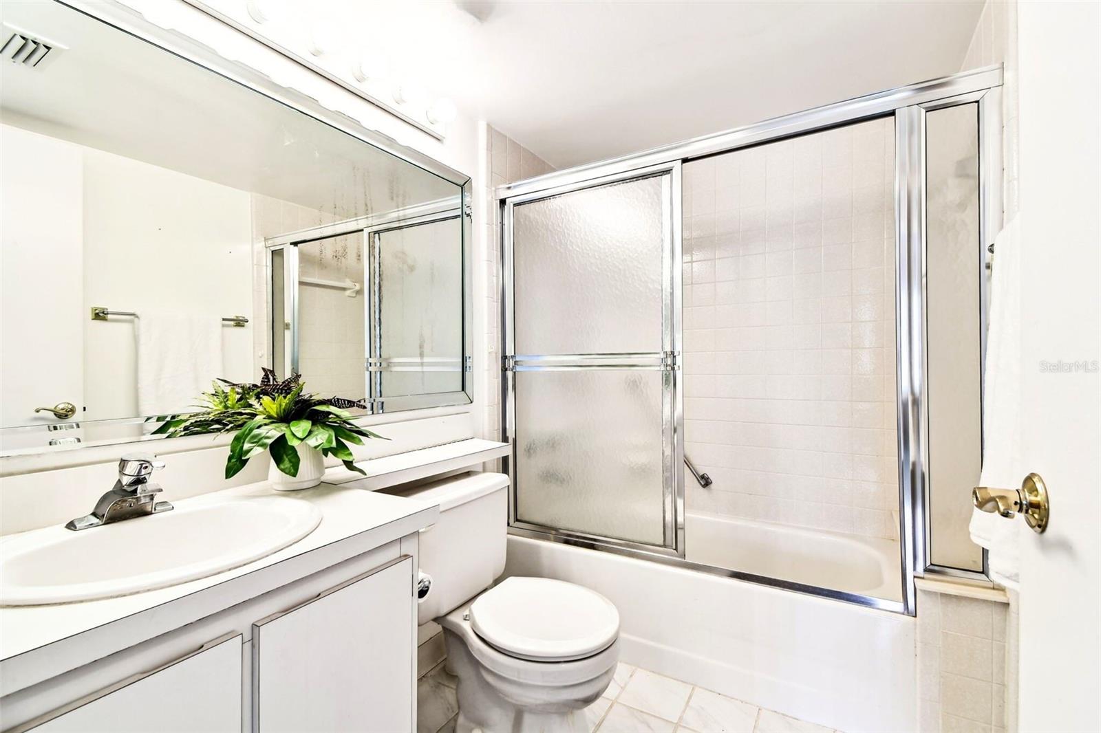 Listing photo id 23 for 1109 Pine Ridge Circle W C1