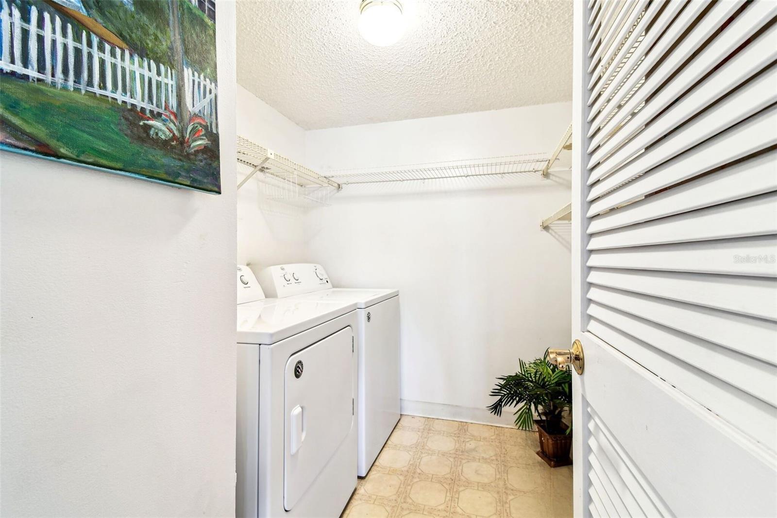 Listing photo id 24 for 1109 Pine Ridge Circle W C1