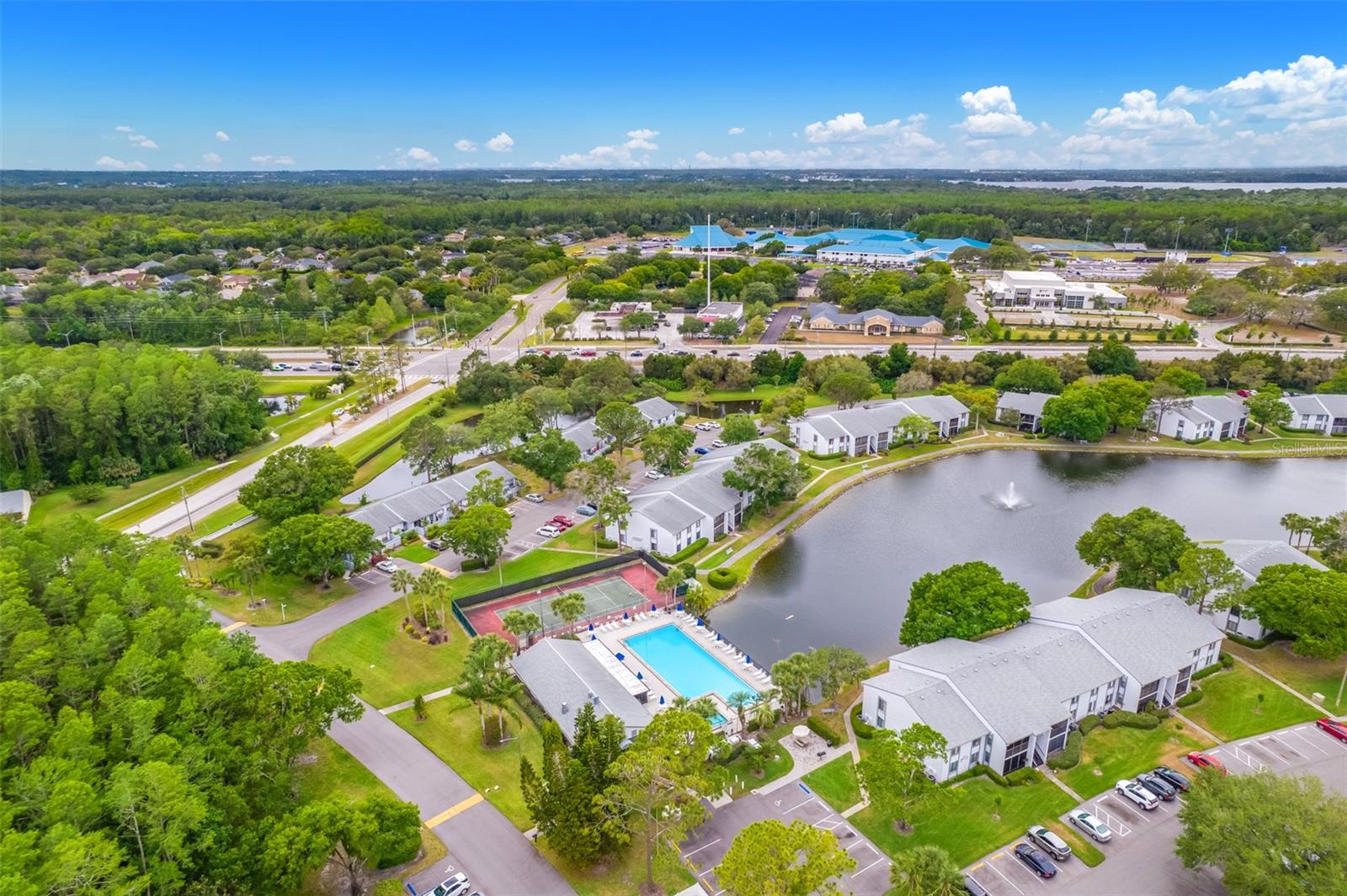 Listing photo id 37 for 1109 Pine Ridge Circle W C1