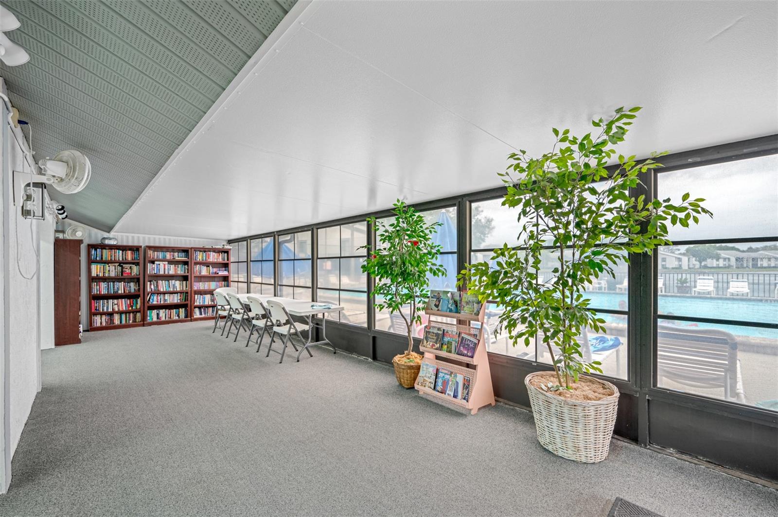 Listing photo id 41 for 1109 Pine Ridge Circle W C1