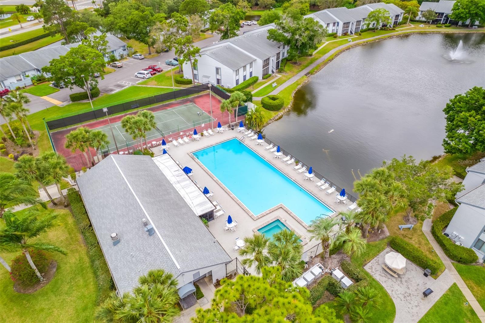 Listing photo id 44 for 1109 Pine Ridge Circle W C1