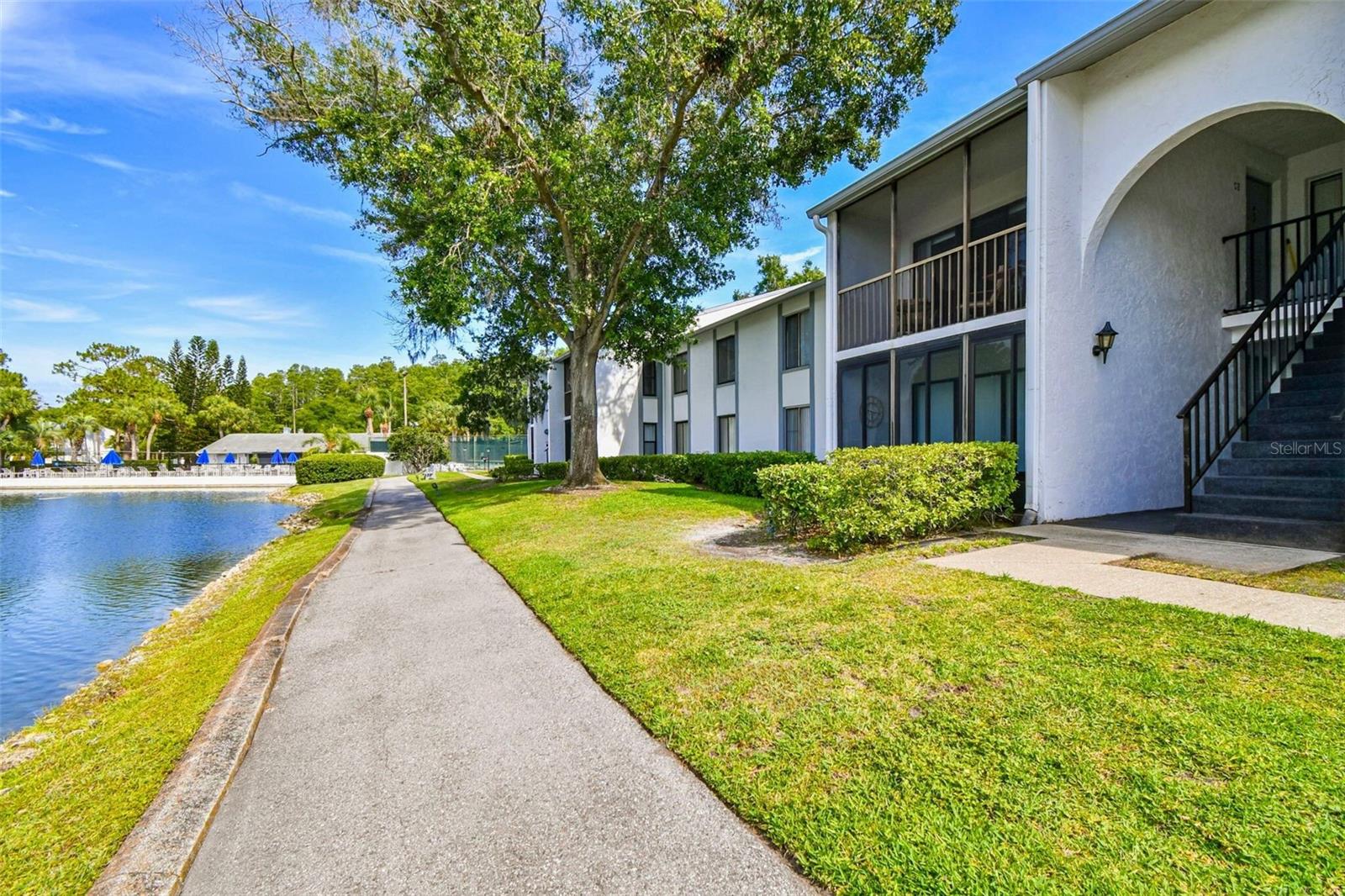 Listing photo id 48 for 1109 Pine Ridge Circle W C1