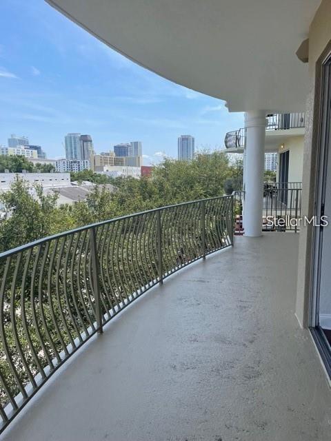 Image 11 of 13 For 750 4th Avenue S 404g