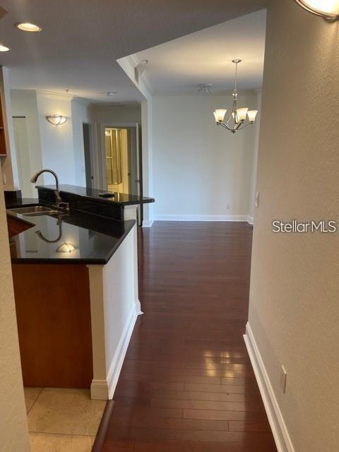 Image 5 of 13 For 750 4th Avenue S 404g