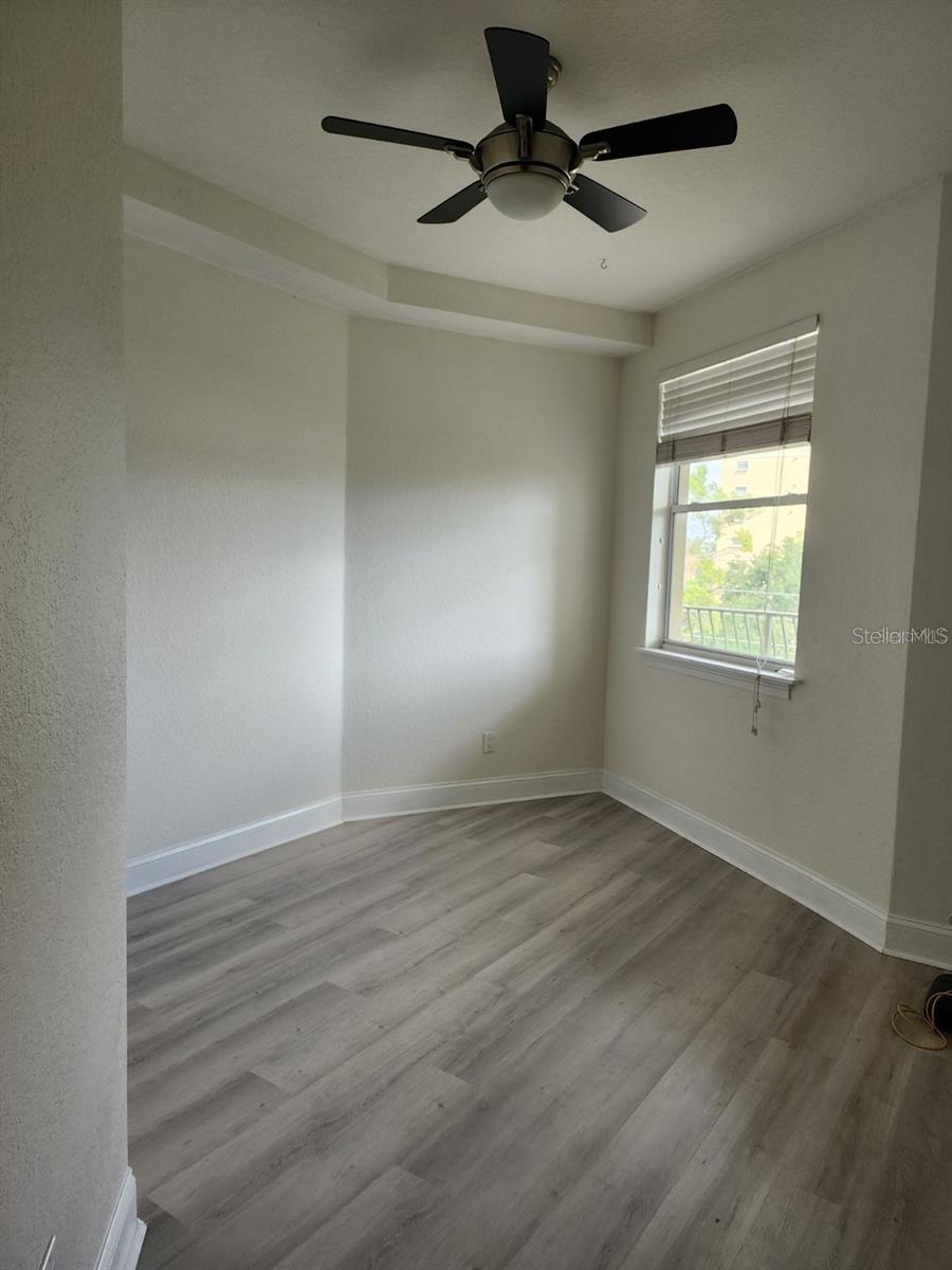 Image 6 of 13 For 750 4th Avenue S 404g