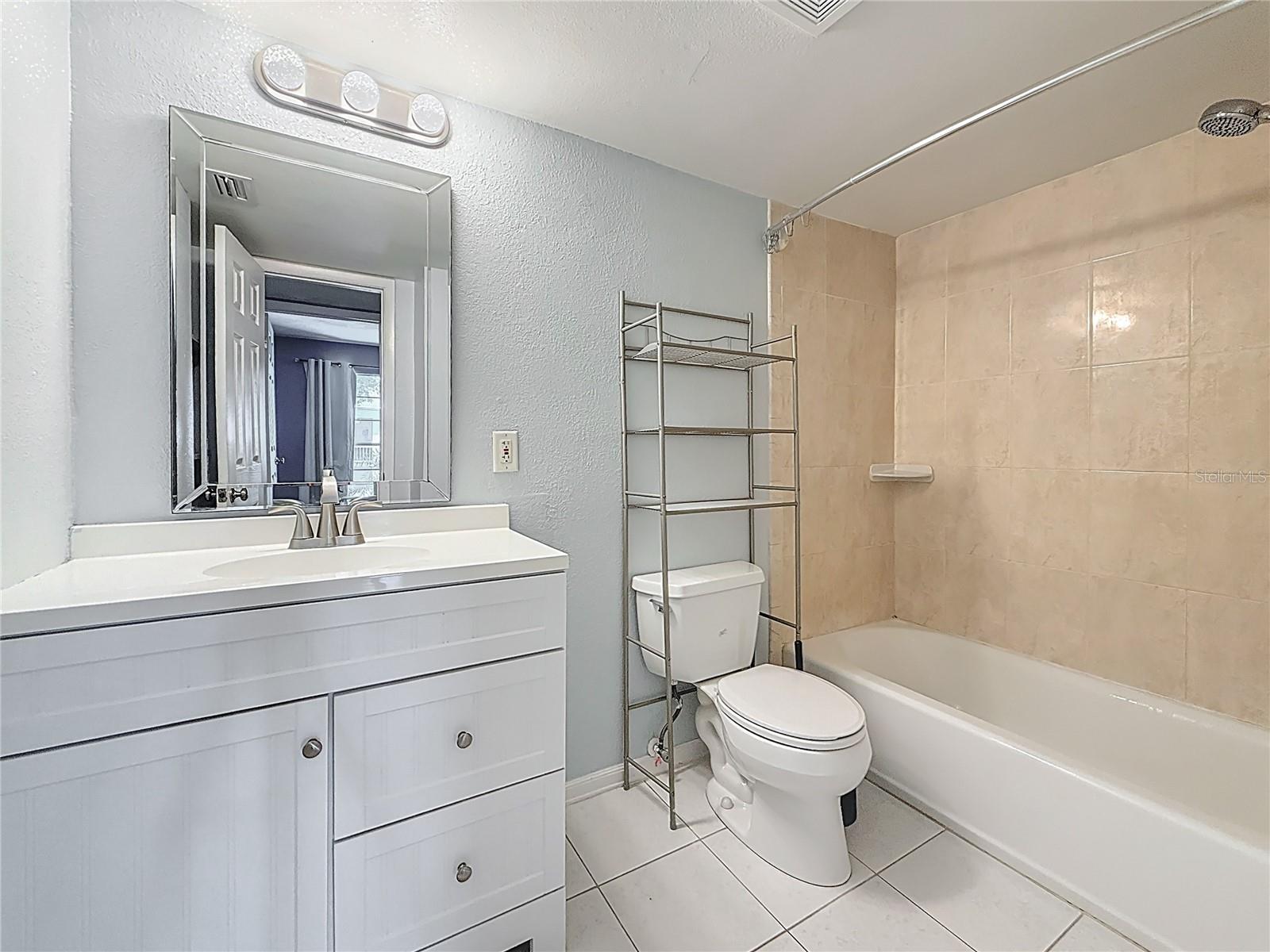 Image 14 of 25 For 2625 State Road 590  724