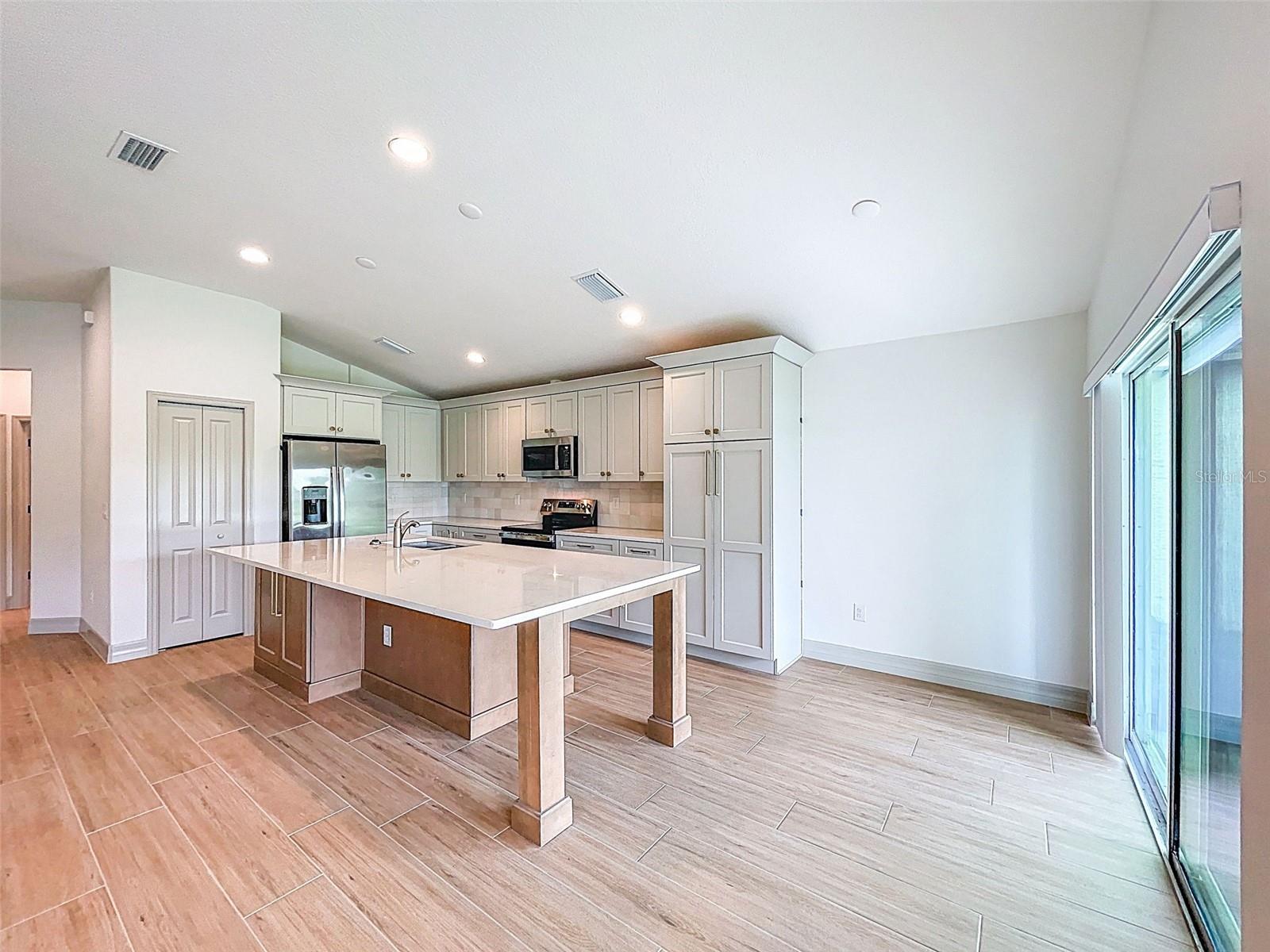 Image 13 of 53 For 4811 Cypress Club Place