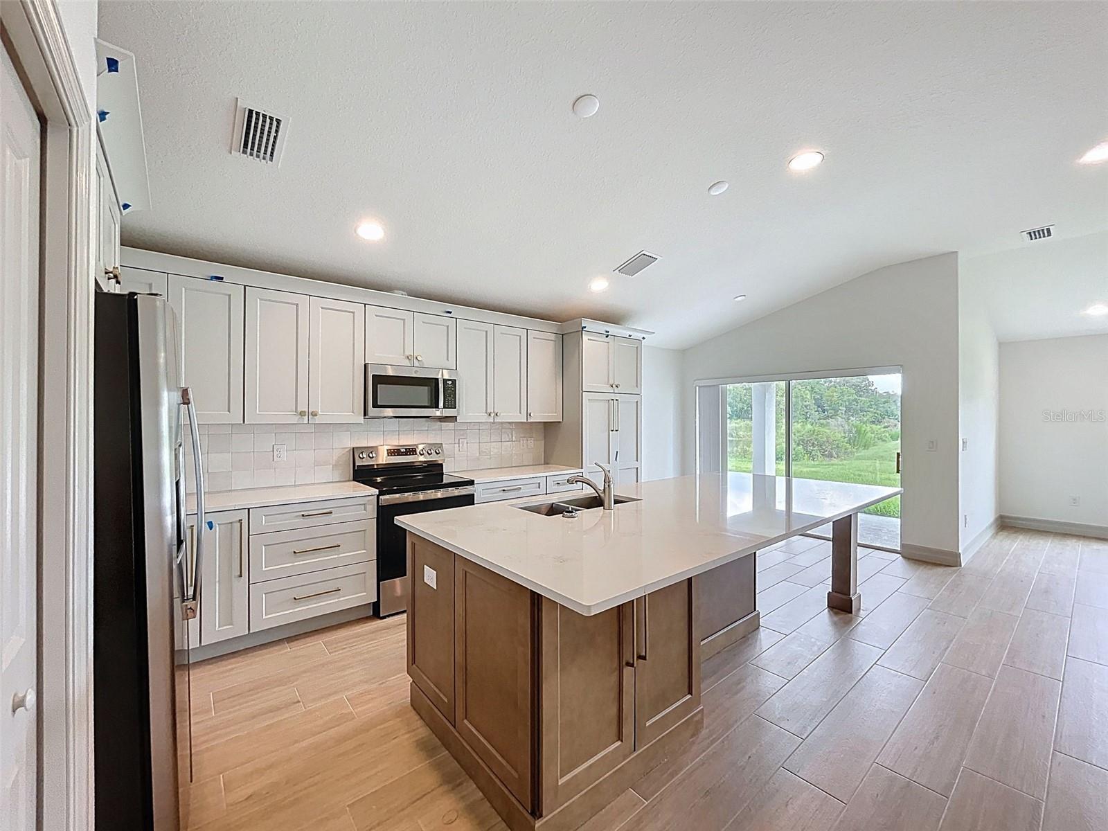 Image 15 of 53 For 4811 Cypress Club Place