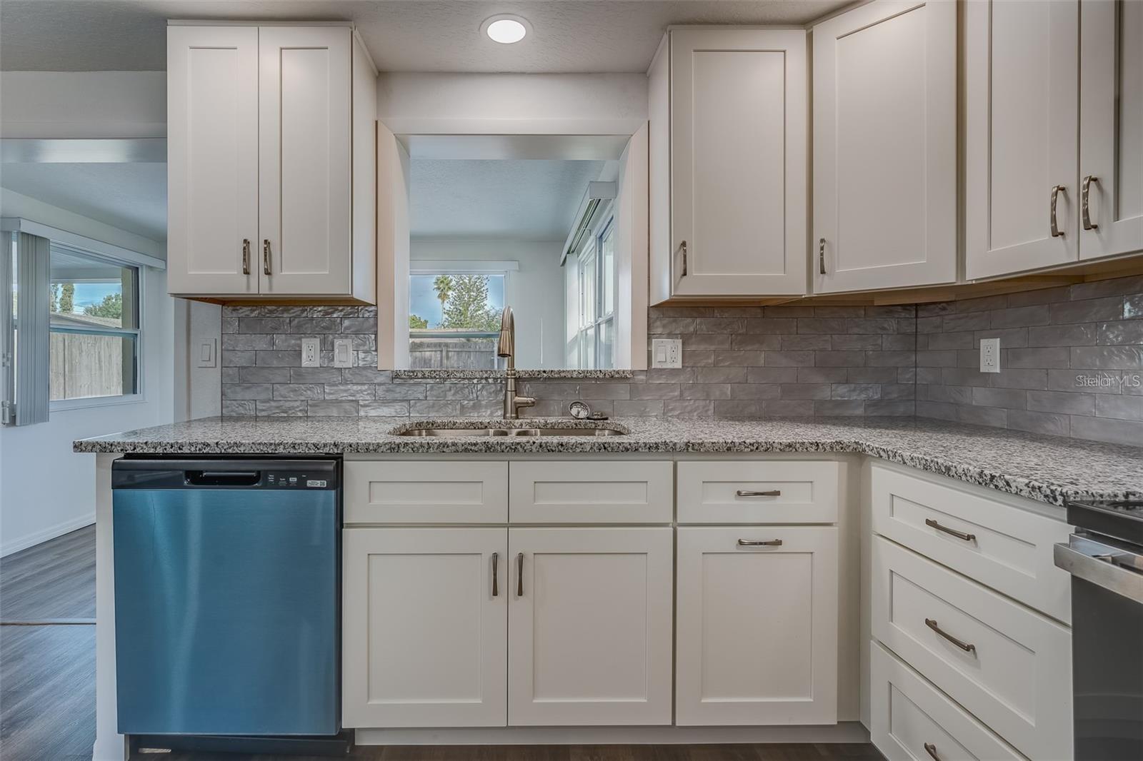 Image 12 of 40 For 8433 76th Avenue
