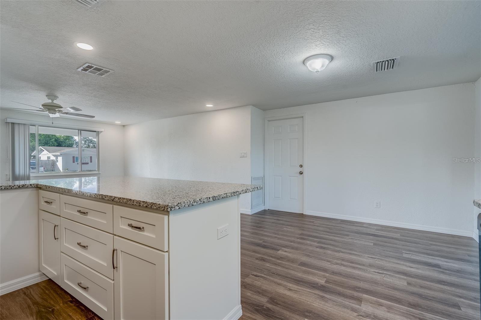 Image 13 of 40 For 8433 76th Avenue