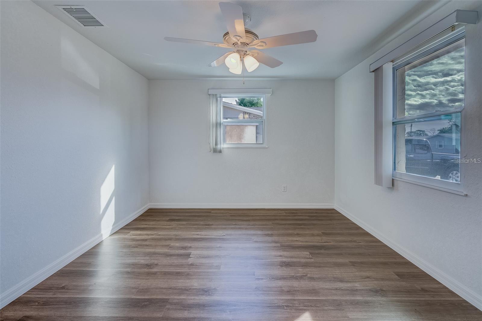 Image 22 of 40 For 8433 76th Avenue