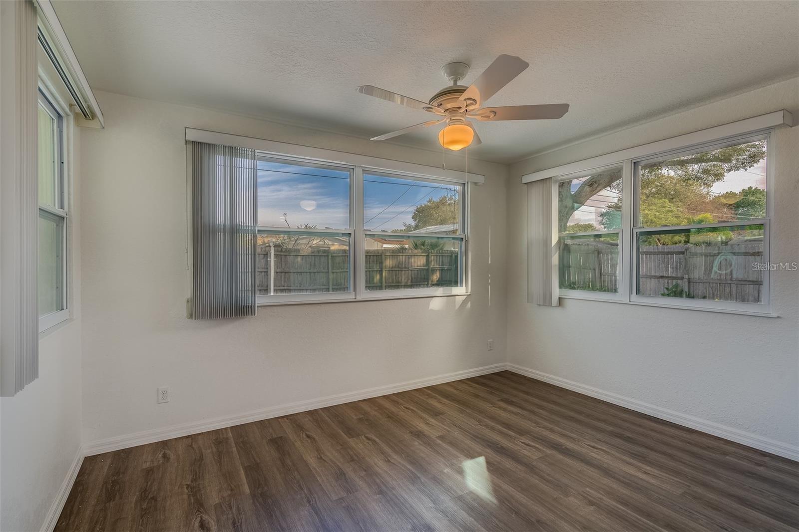 Image 23 of 40 For 8433 76th Avenue
