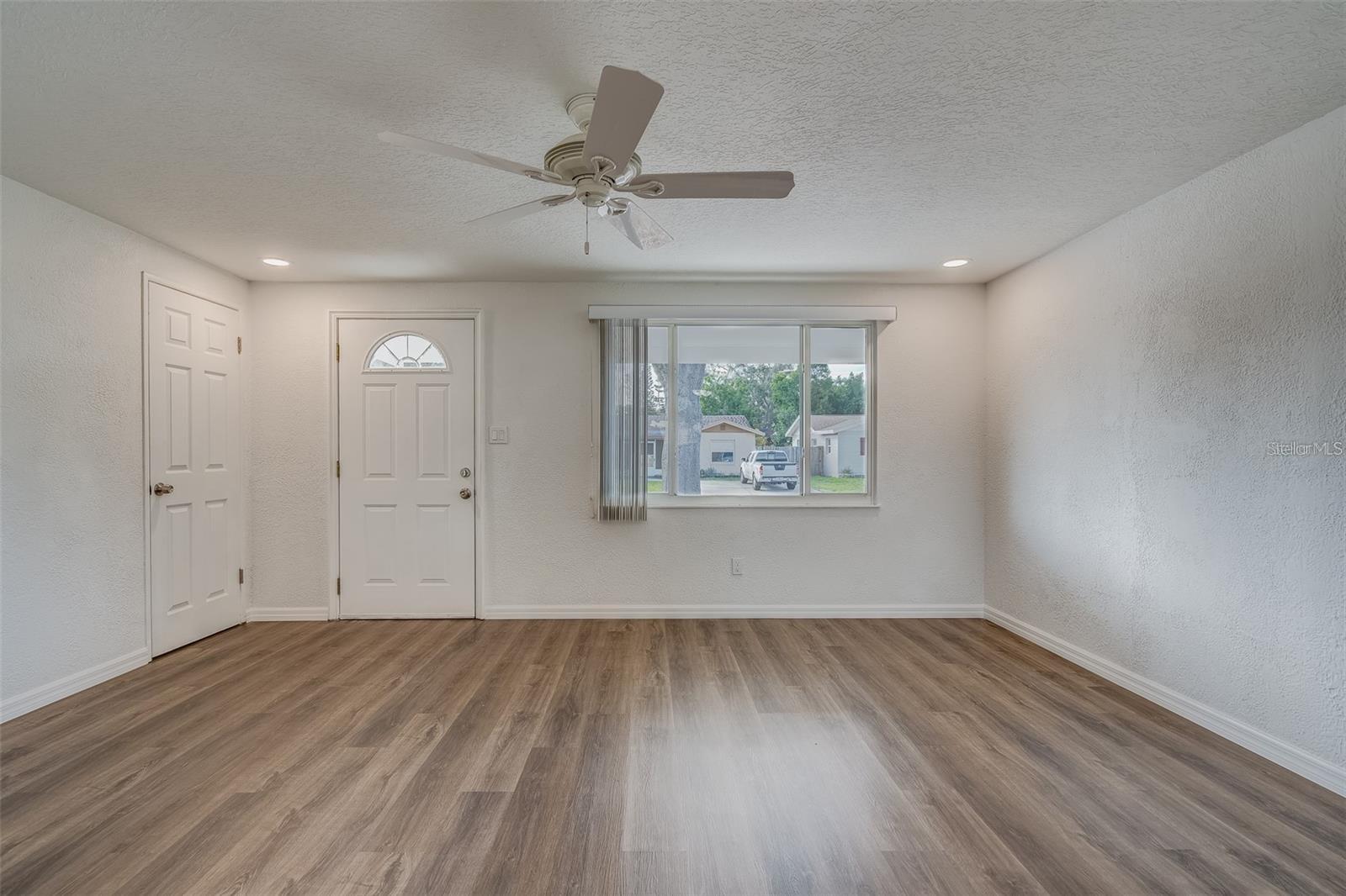 Image 3 of 40 For 8433 76th Avenue