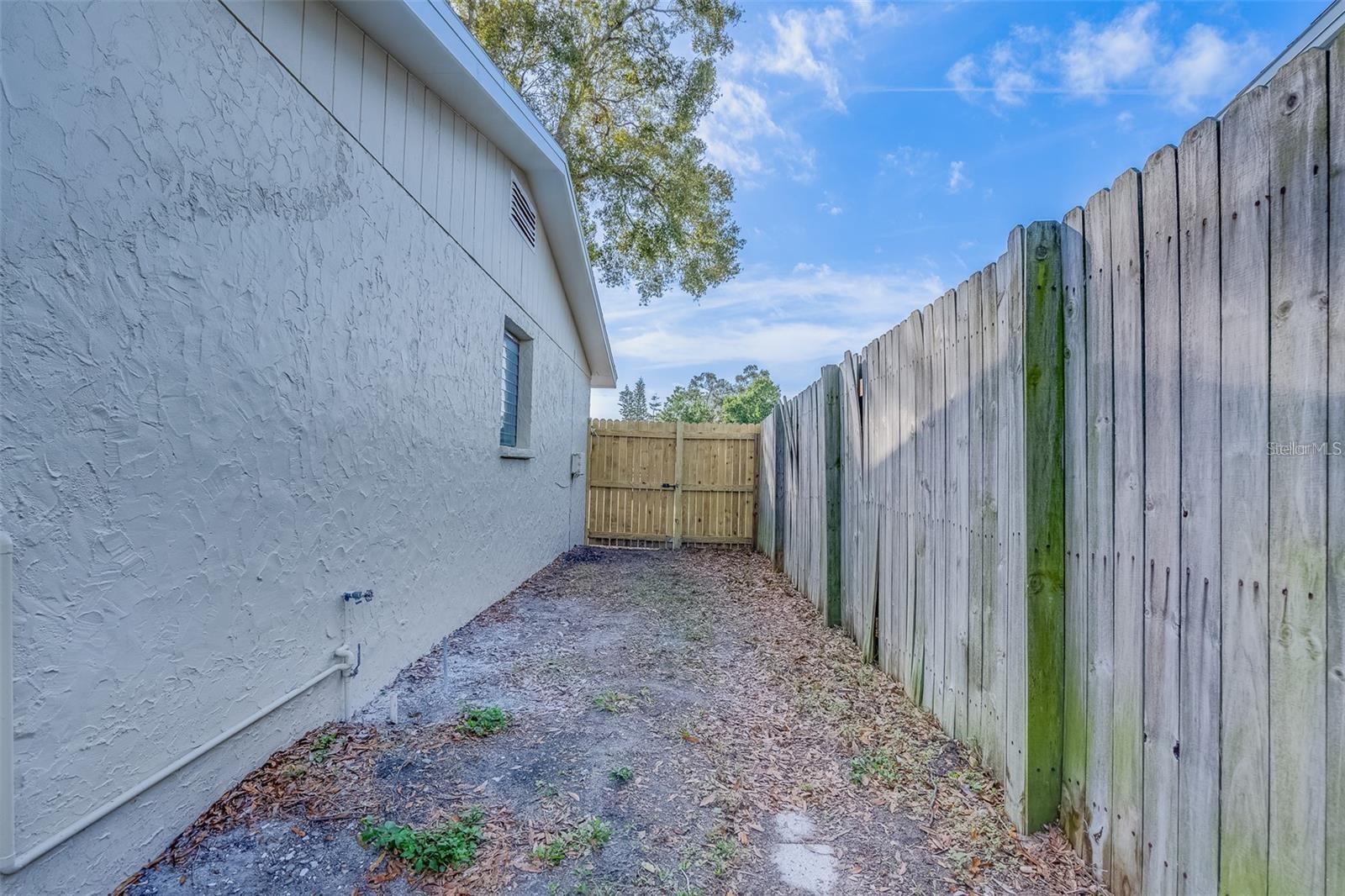 Image 32 of 40 For 8433 76th Avenue