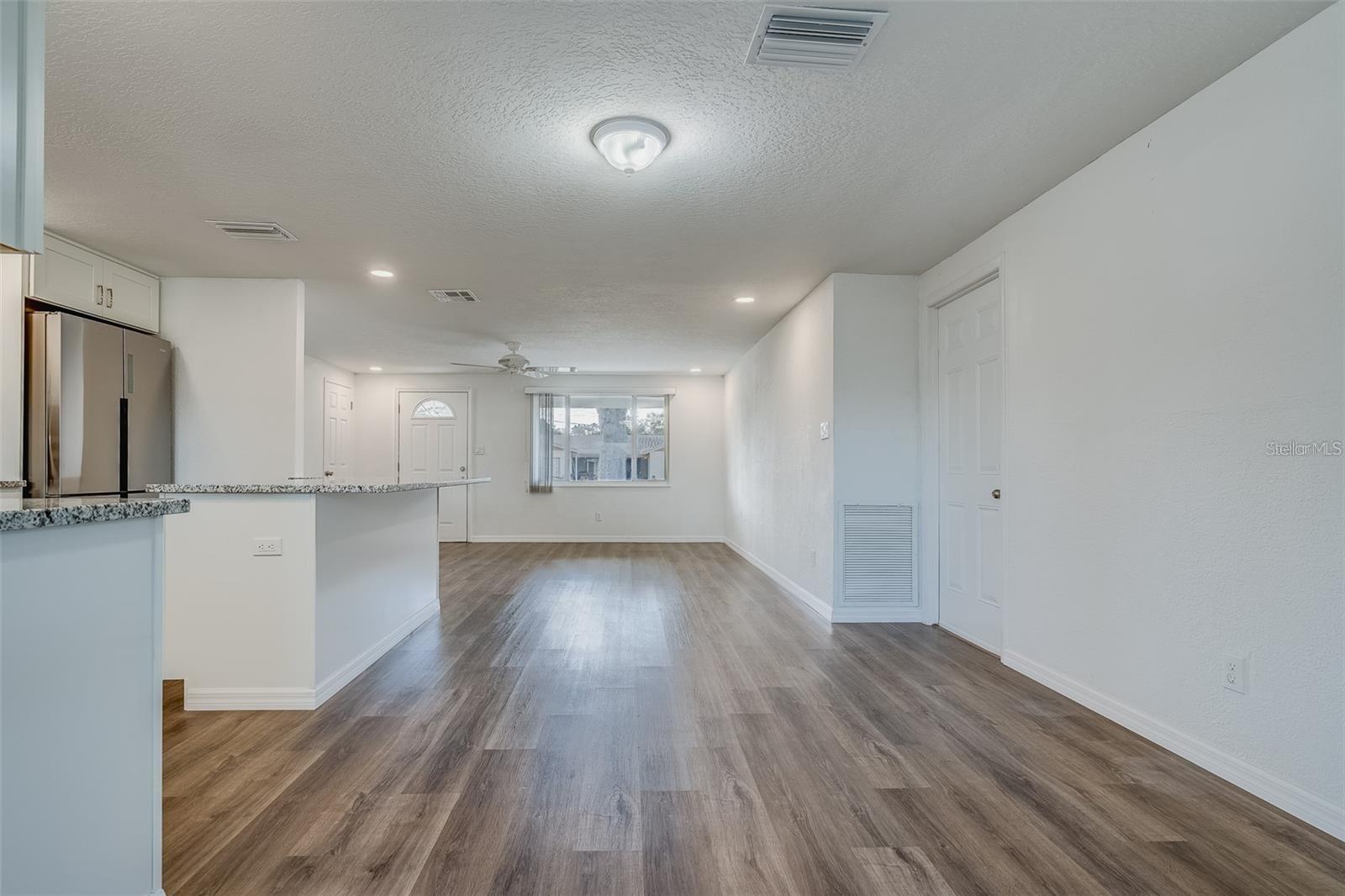 Image 7 of 40 For 8433 76th Avenue