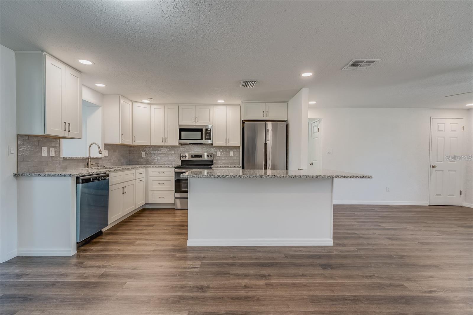 Image 9 of 40 For 8433 76th Avenue