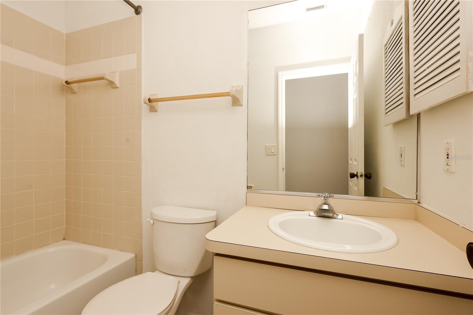 Image 12 of 18 For 22441 Westchester Boulevard 1100f
