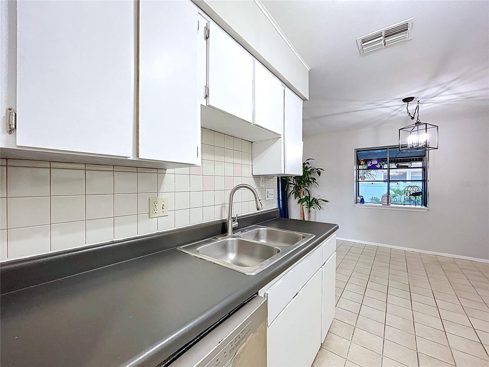 Image 16 of 32 For 2031 Dover Court