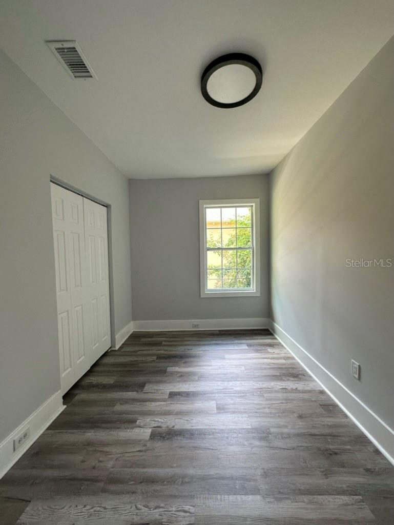 Listing photo id 16 for 1021 Cayuga Street