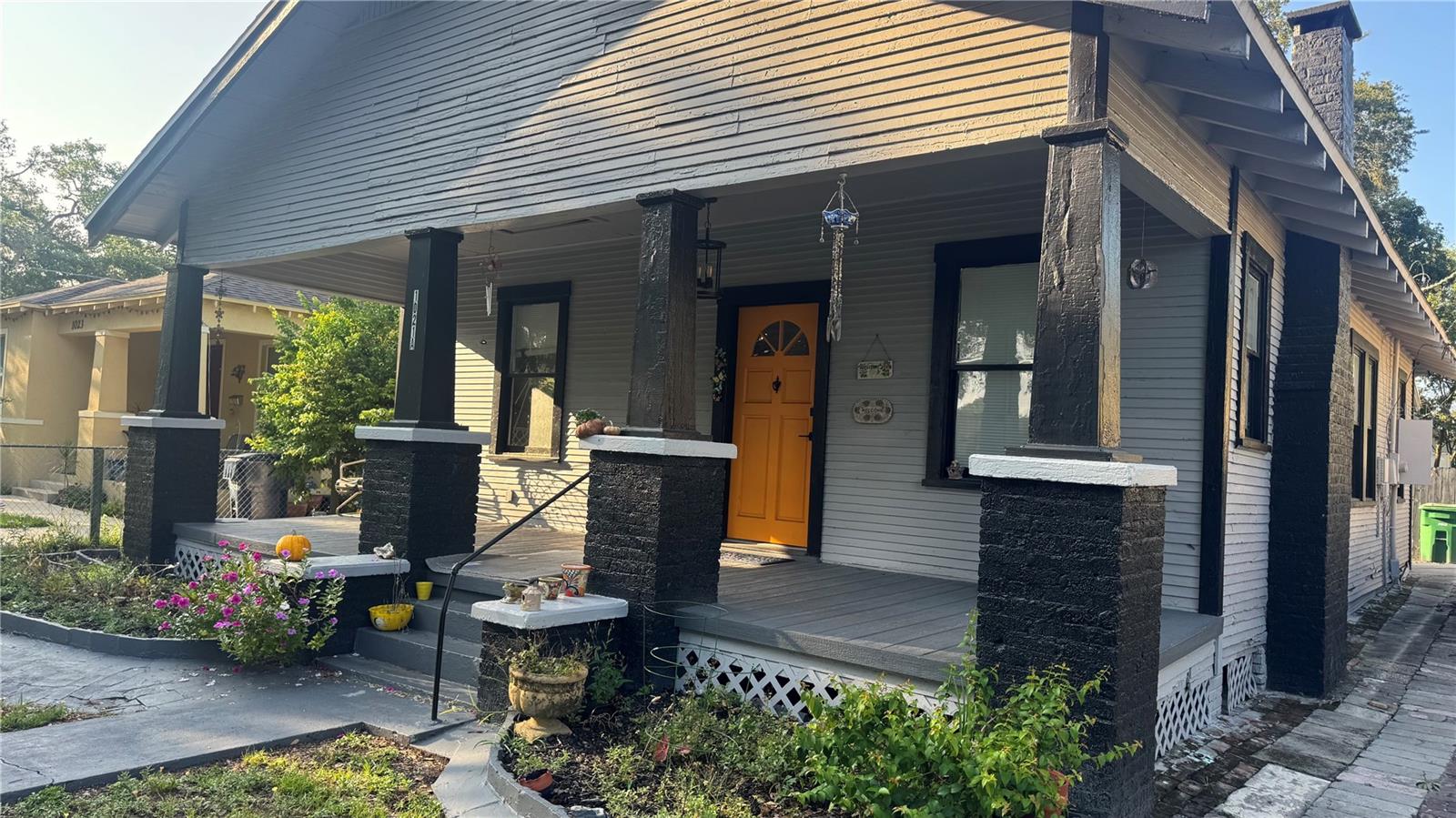 Listing photo id 21 for 1021 Cayuga Street