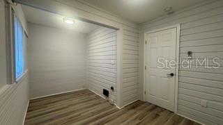 Listing photo id 25 for 1021 Cayuga Street