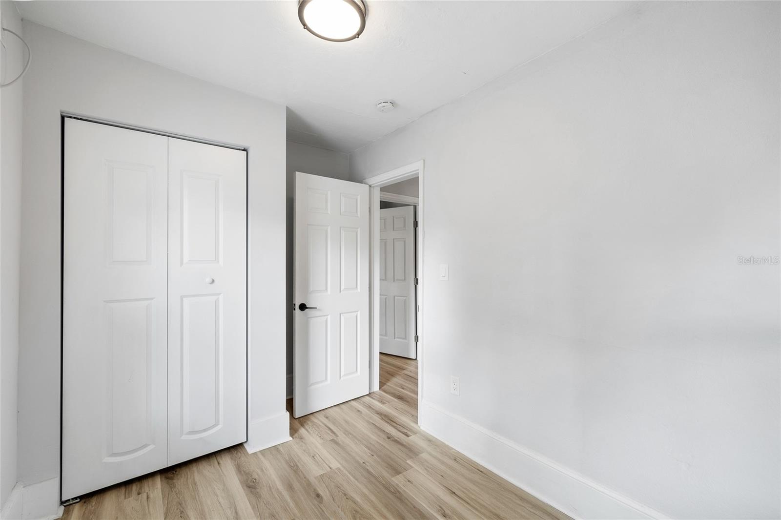 Listing photo id 50 for 1021 Cayuga Street