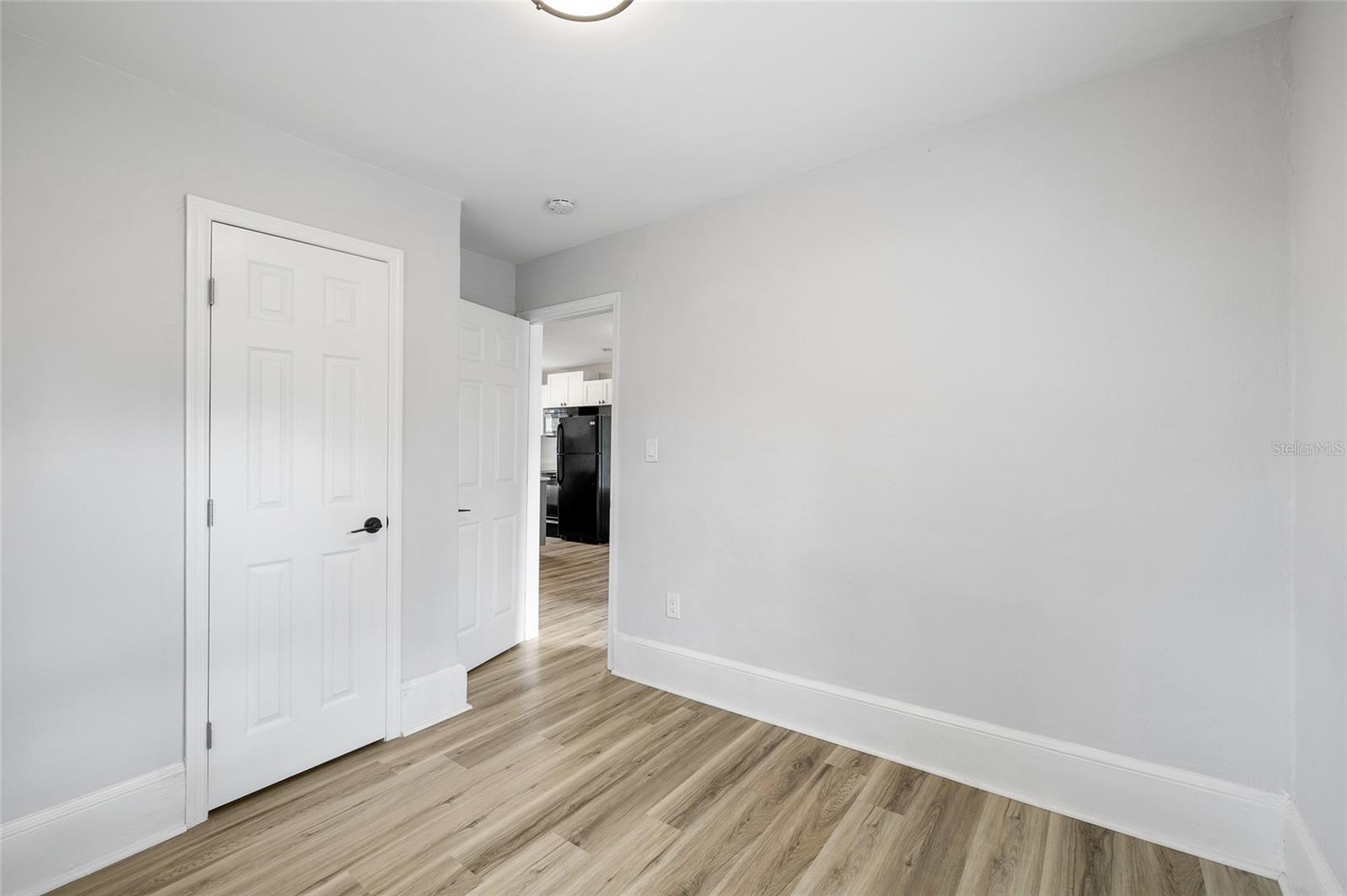 Listing photo id 52 for 1021 Cayuga Street