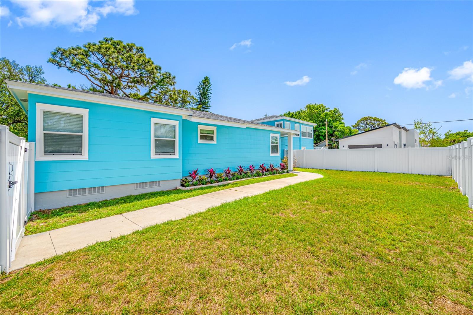 Details for 255 37th Street N, ST PETERSBURG, FL 33713