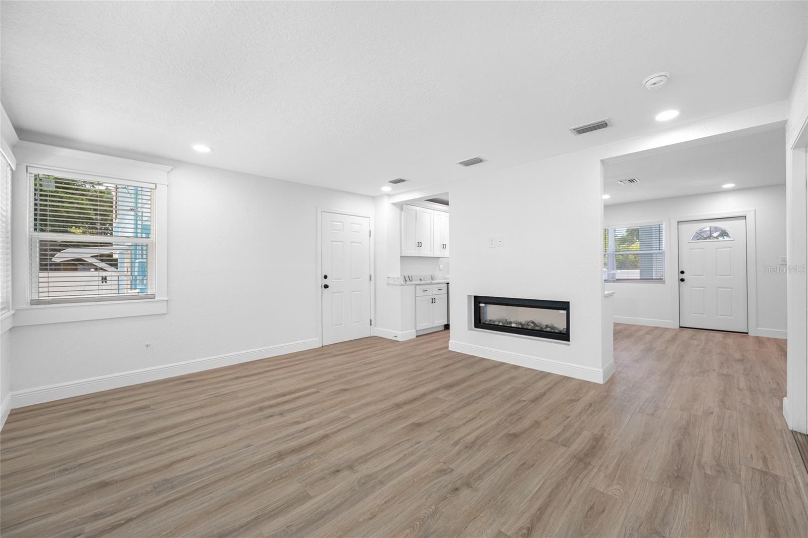 Image 15 of 42 For 255 37th Street N
