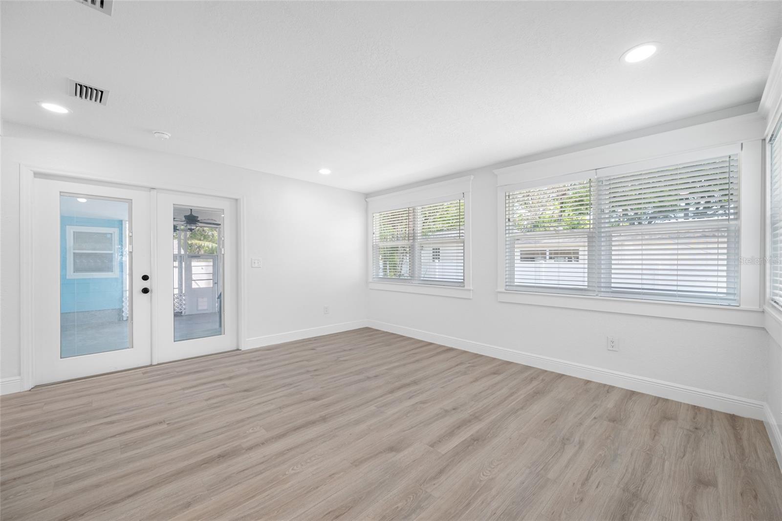 Image 16 of 42 For 255 37th Street N