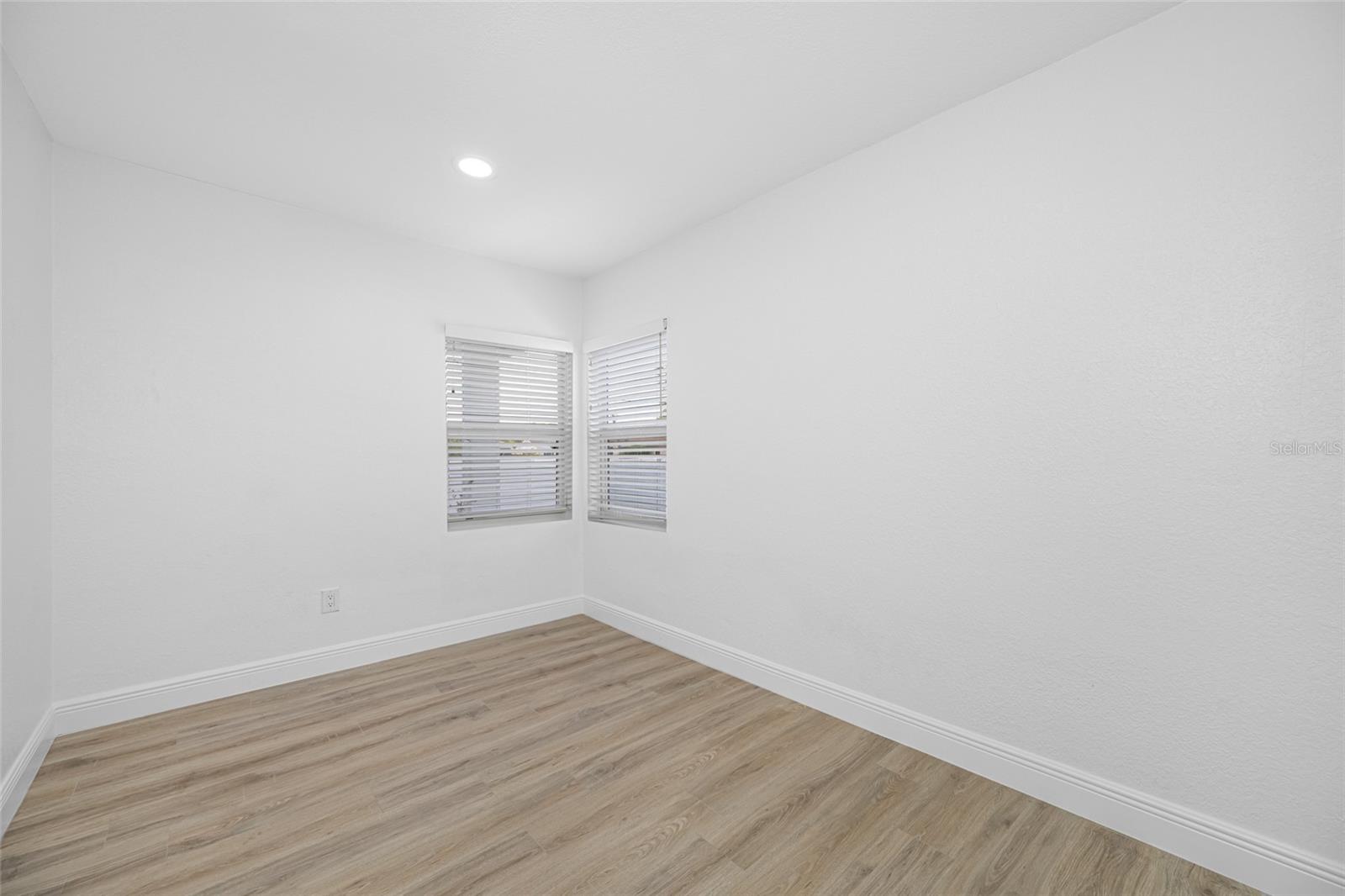 Image 24 of 42 For 255 37th Street N