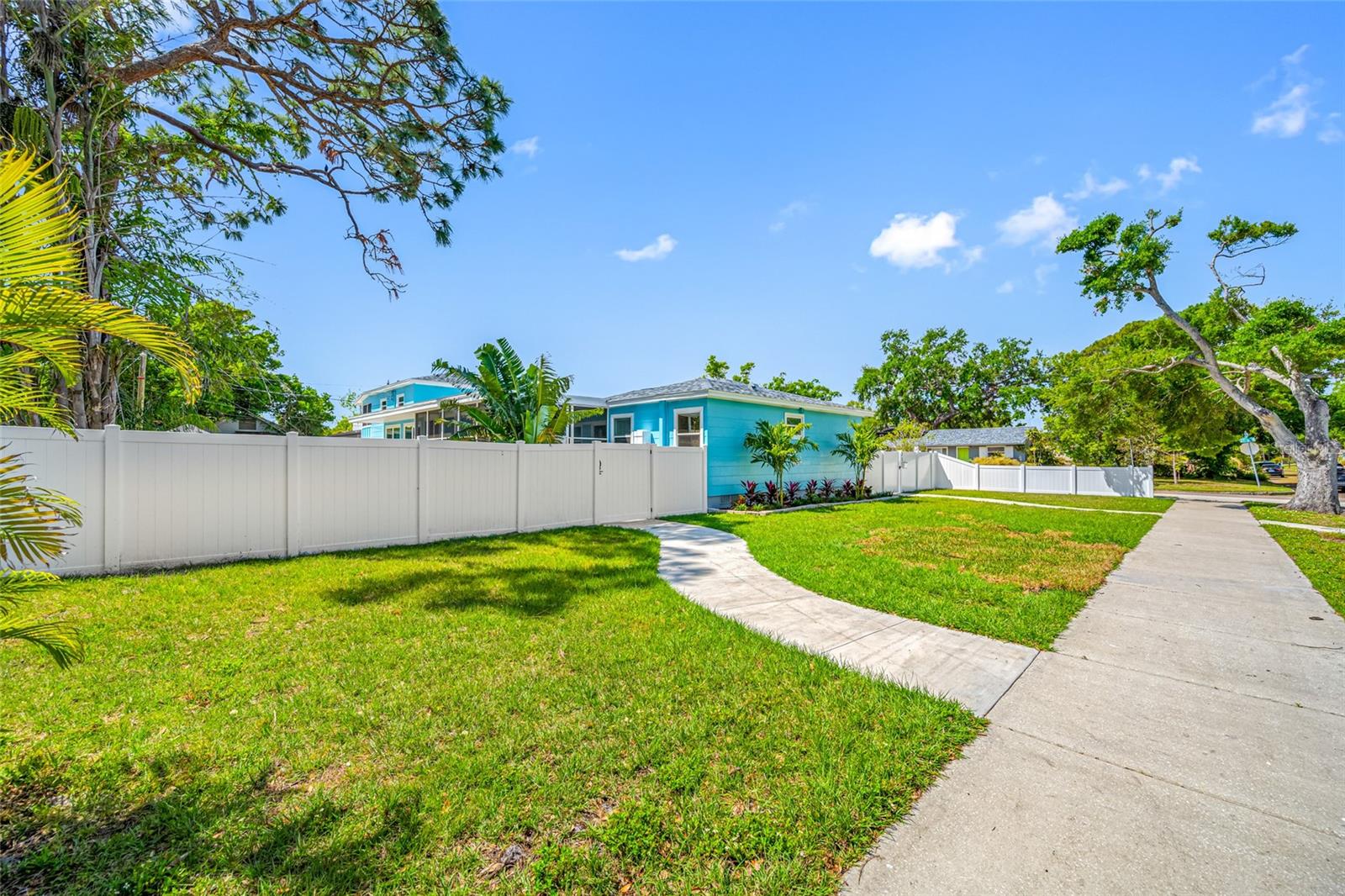 Image 4 of 42 For 255 37th Street N