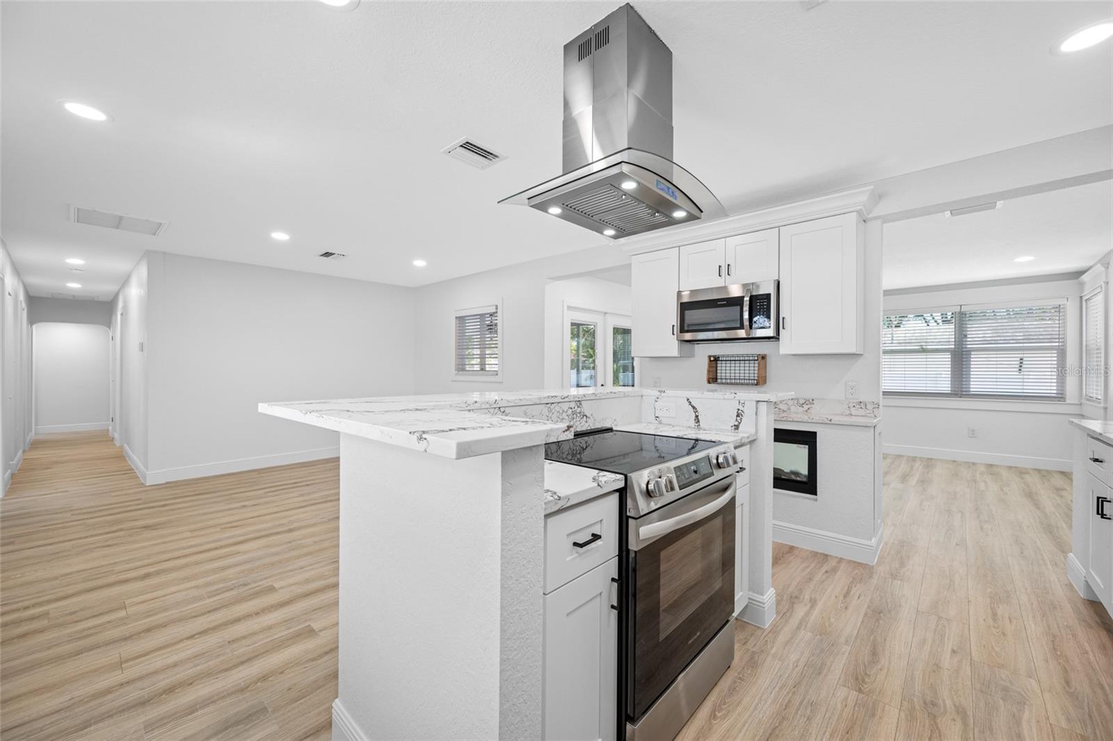 Image 9 of 42 For 255 37th Street N