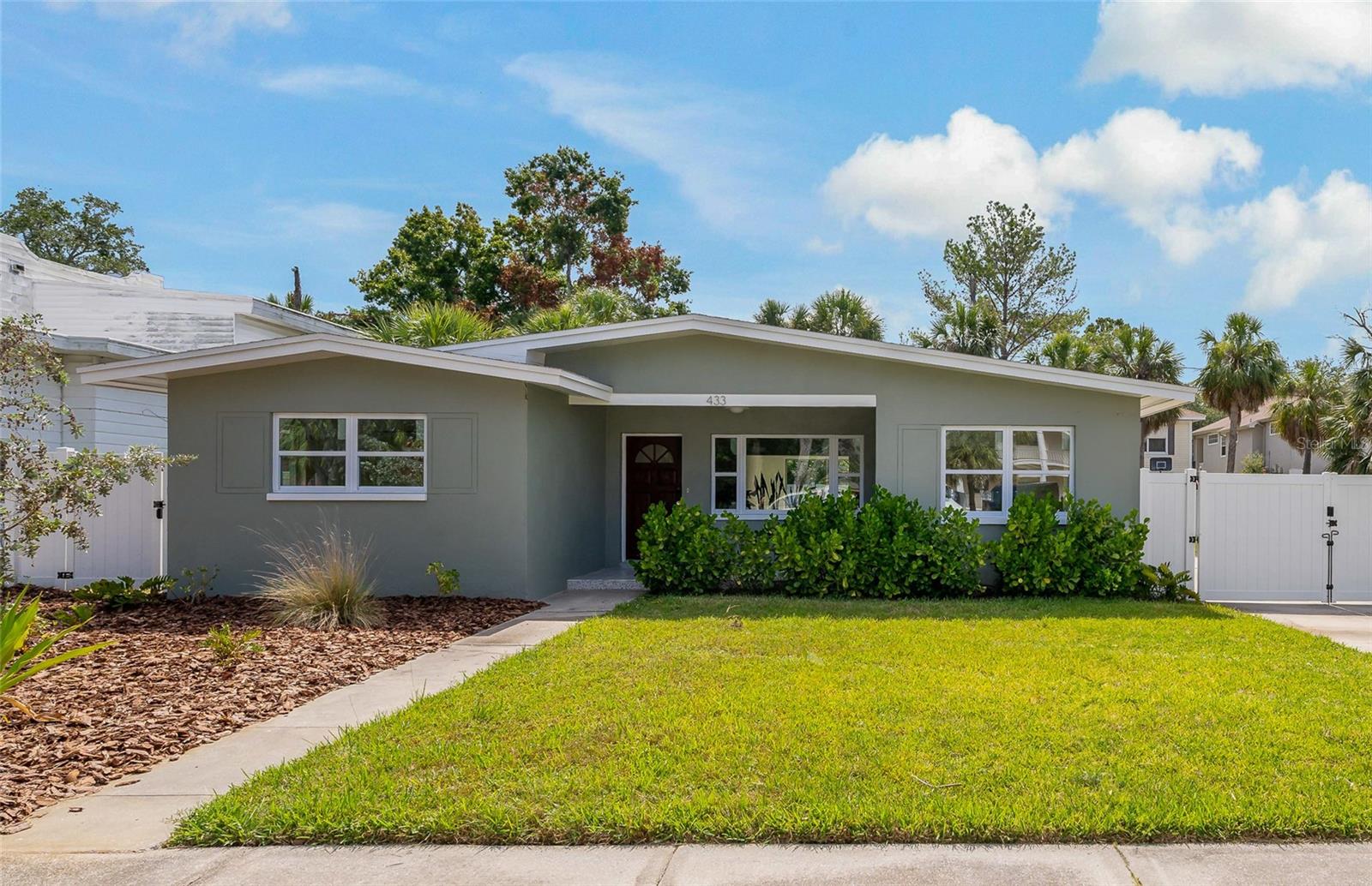 Details for 433 Pineapple Street, TARPON SPRINGS, FL 34689
